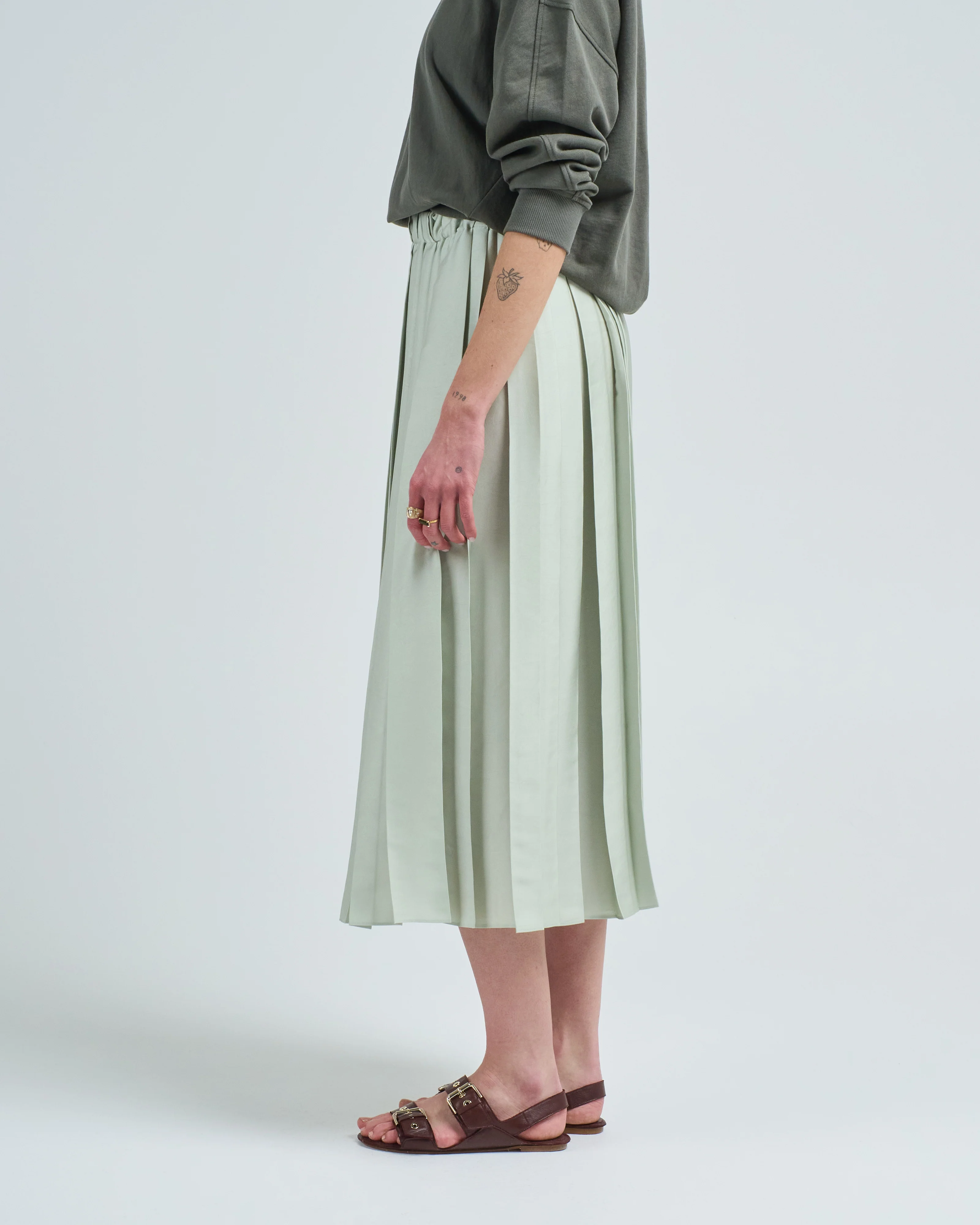 feather weight pleated pull on skirt - Image 4
