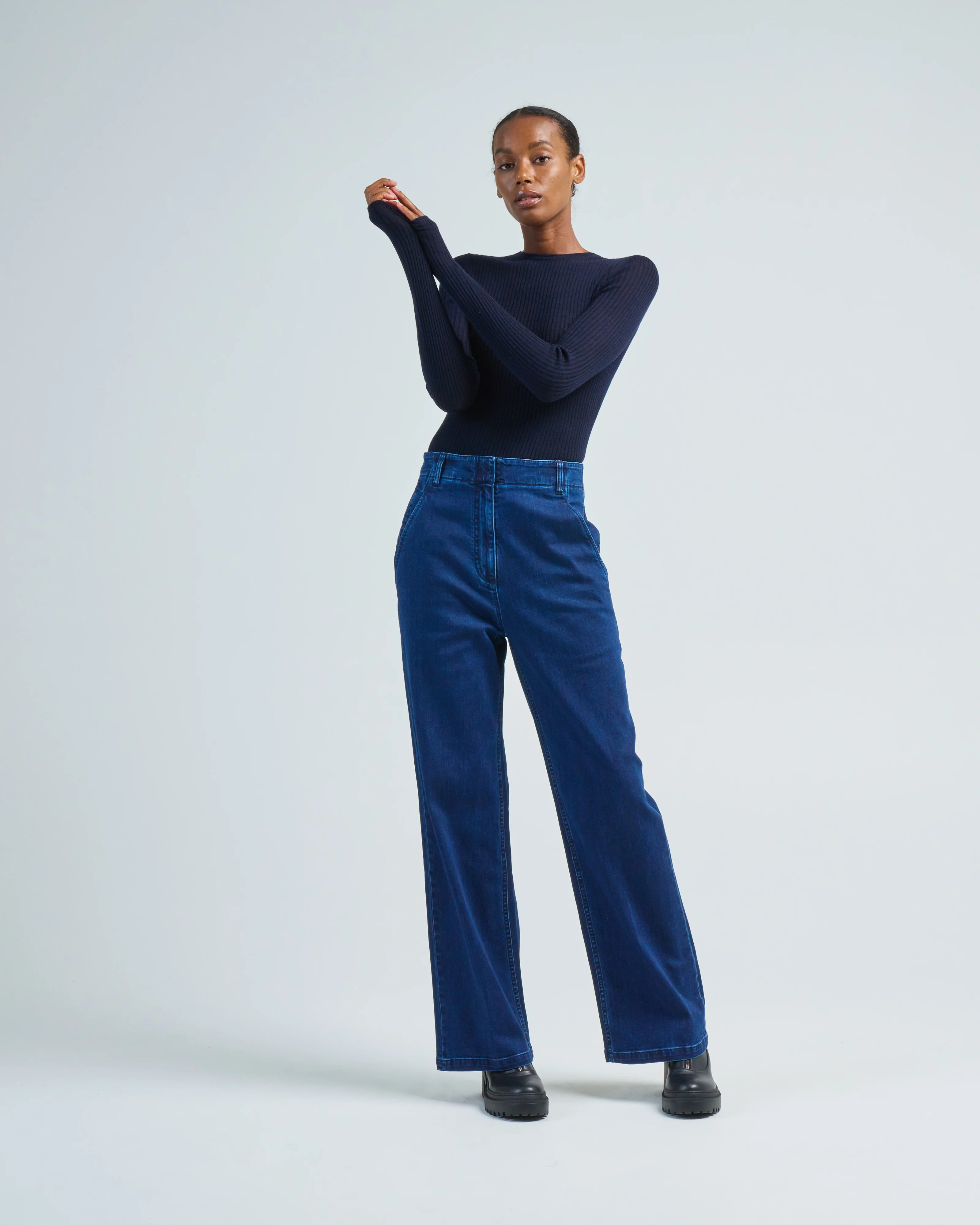 feather weight ribbed crewneck pullover - Image 2