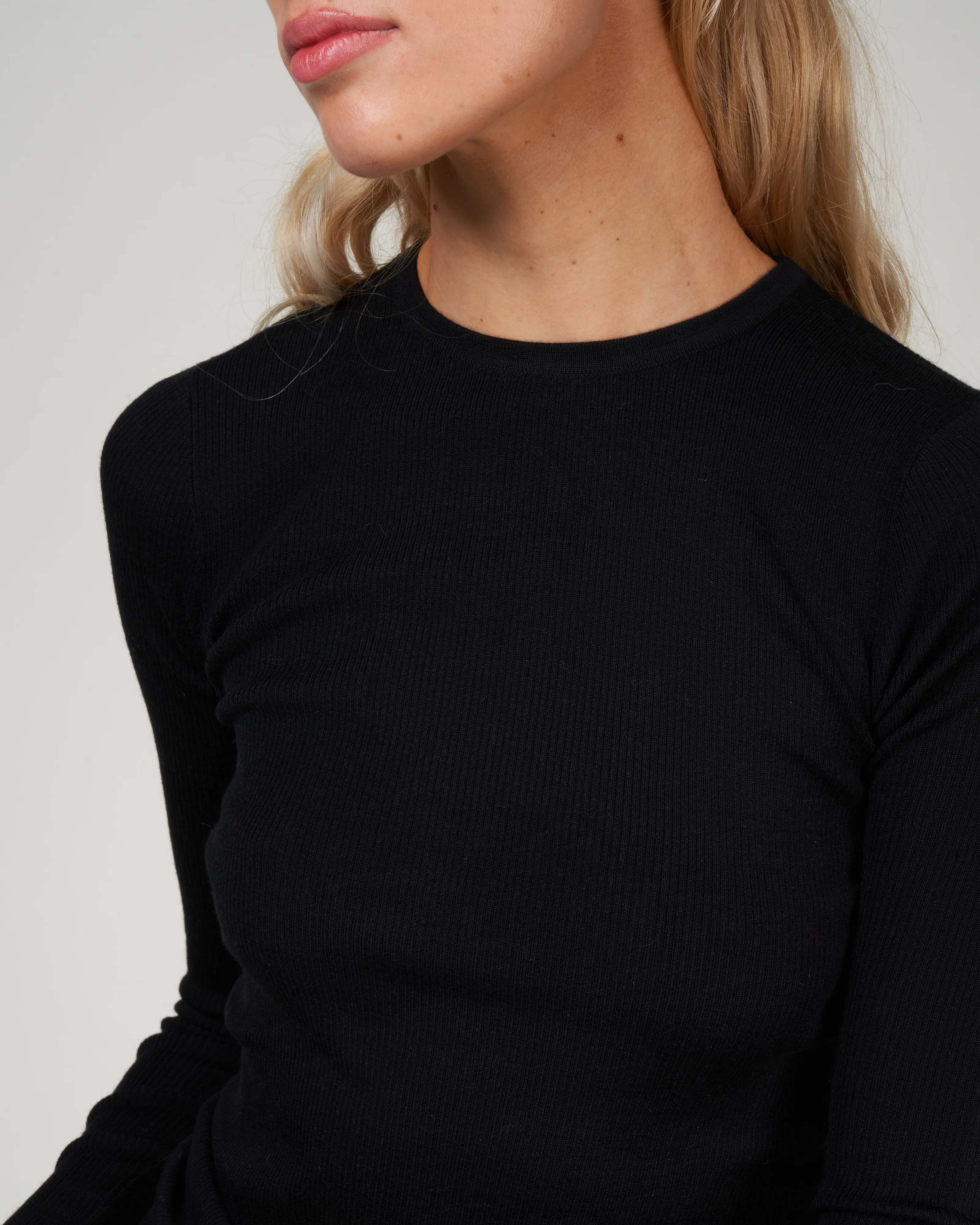 feather weight ribbed sweater crewneck pullover - black - Image 5