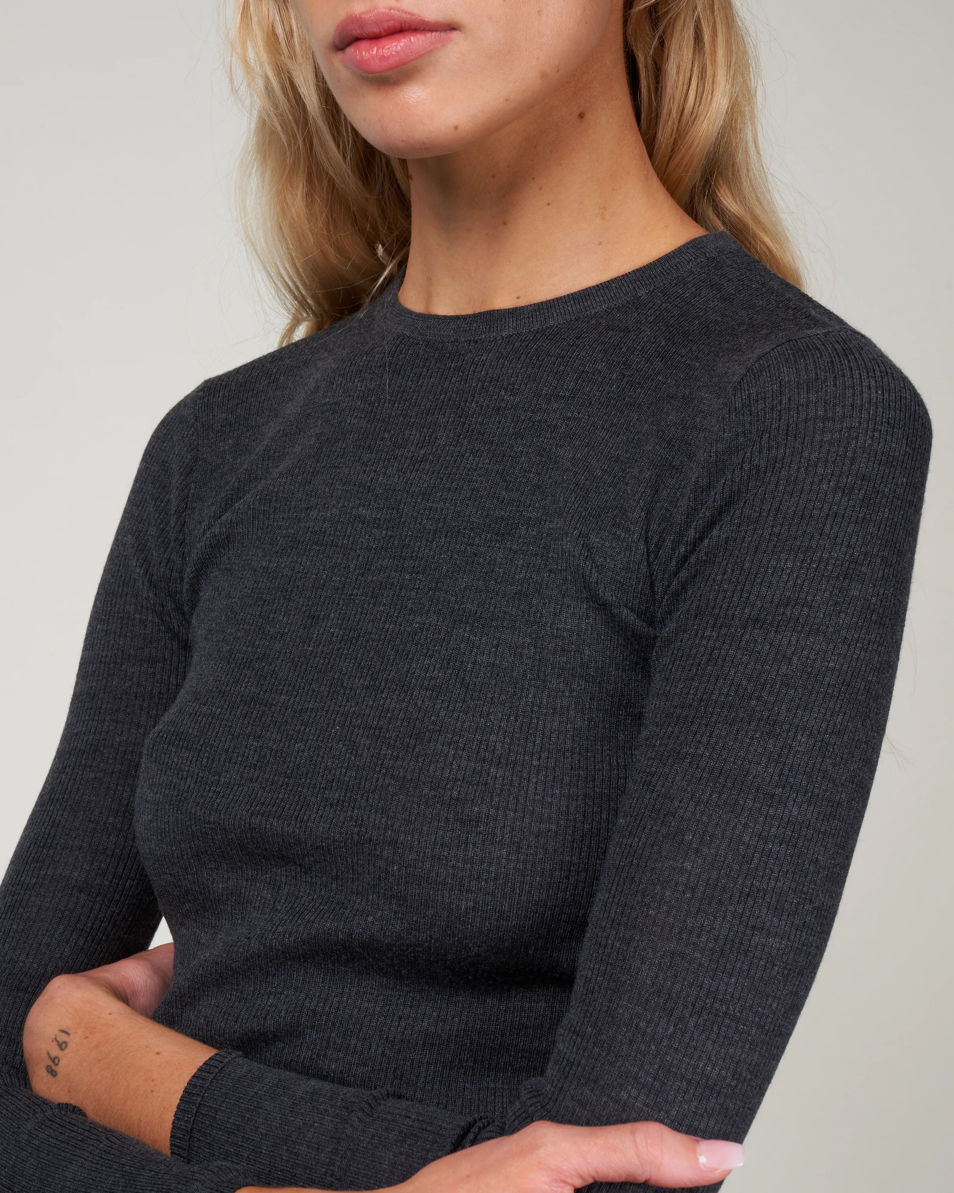 feather weight ribbed sweater crewneck pullover - dark heather grey - Image 5