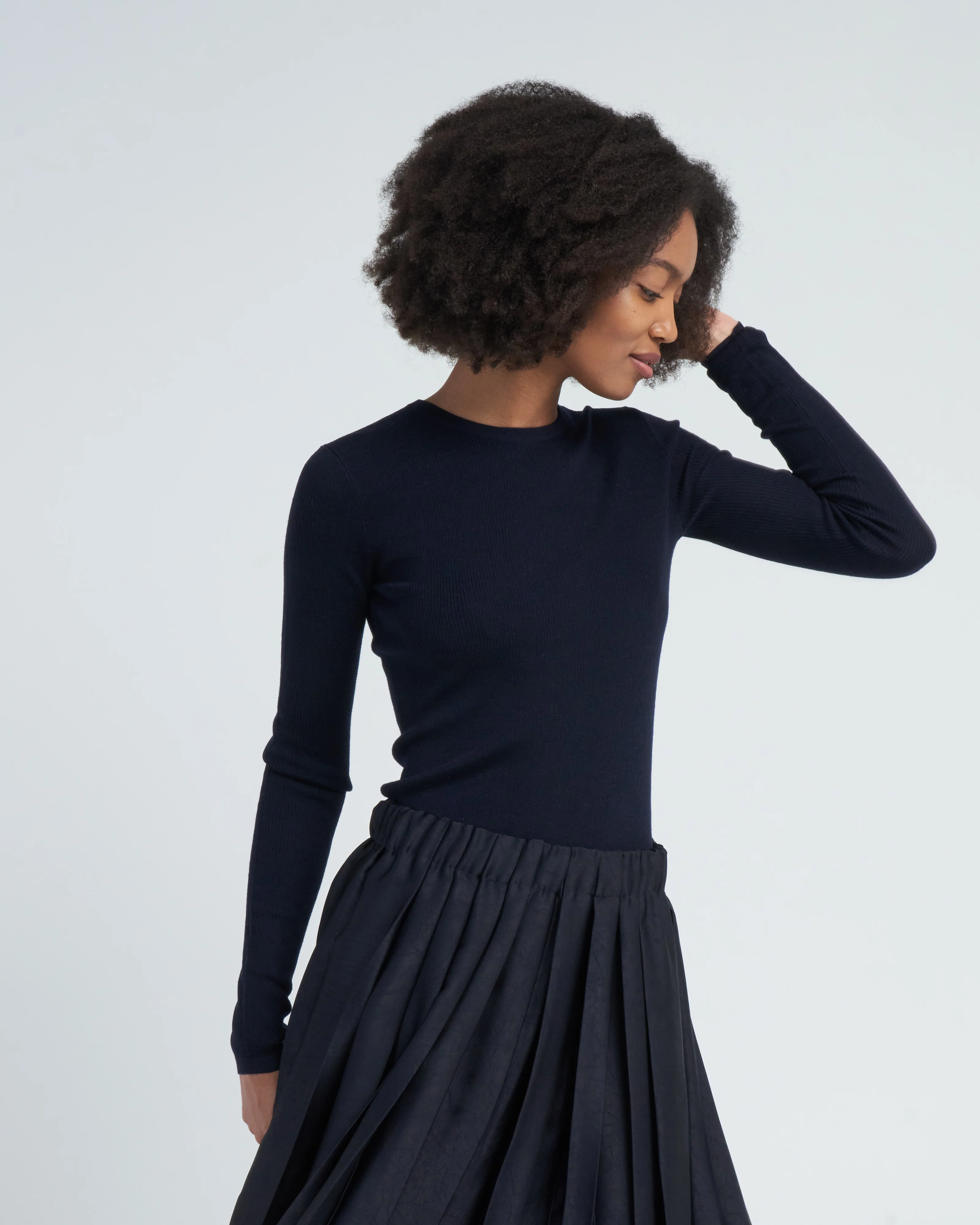feather weight ribbed sweater crewneck pullover - navy - Image 3