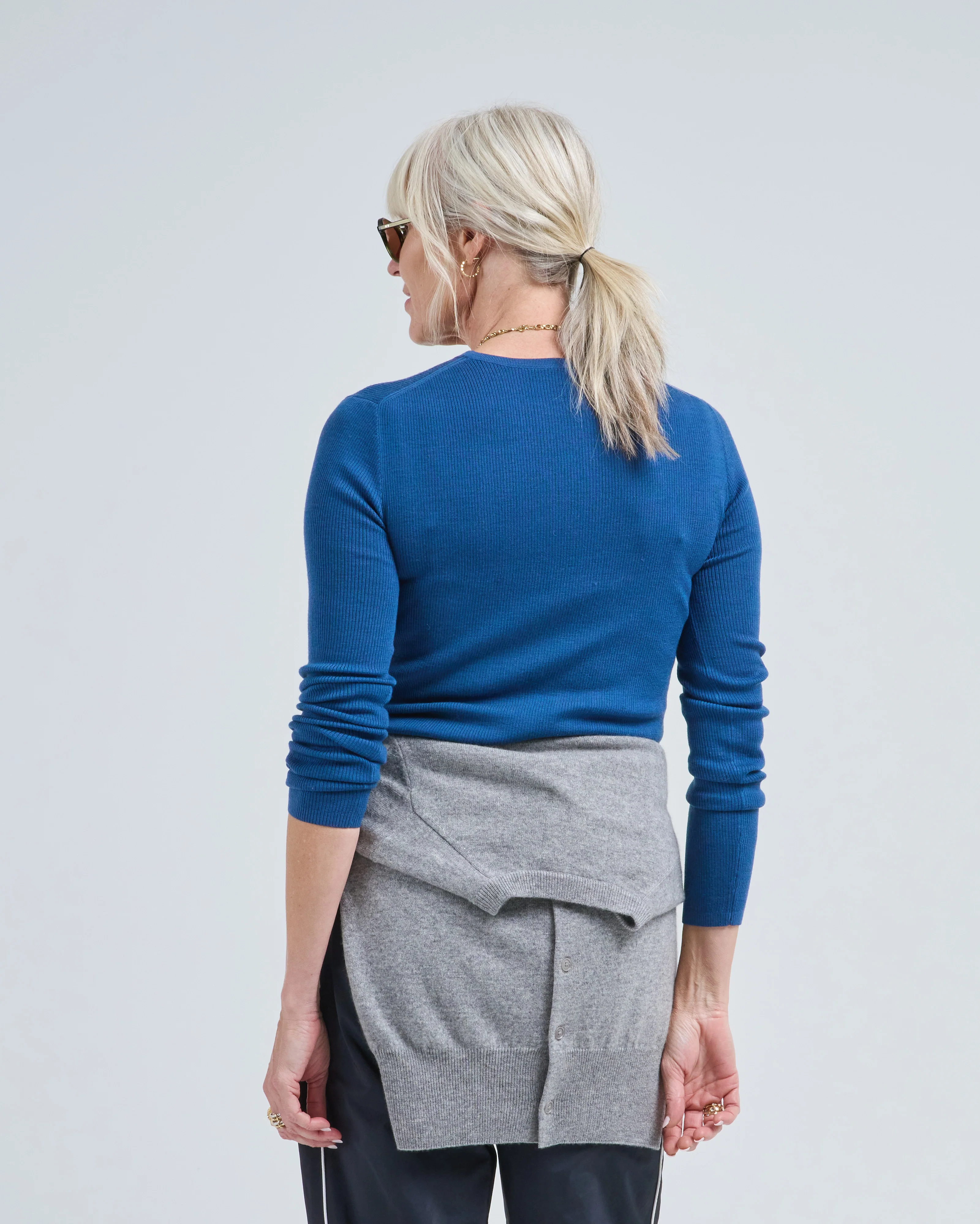 feather weight ribbed sweater crewneck pullover - Image 4