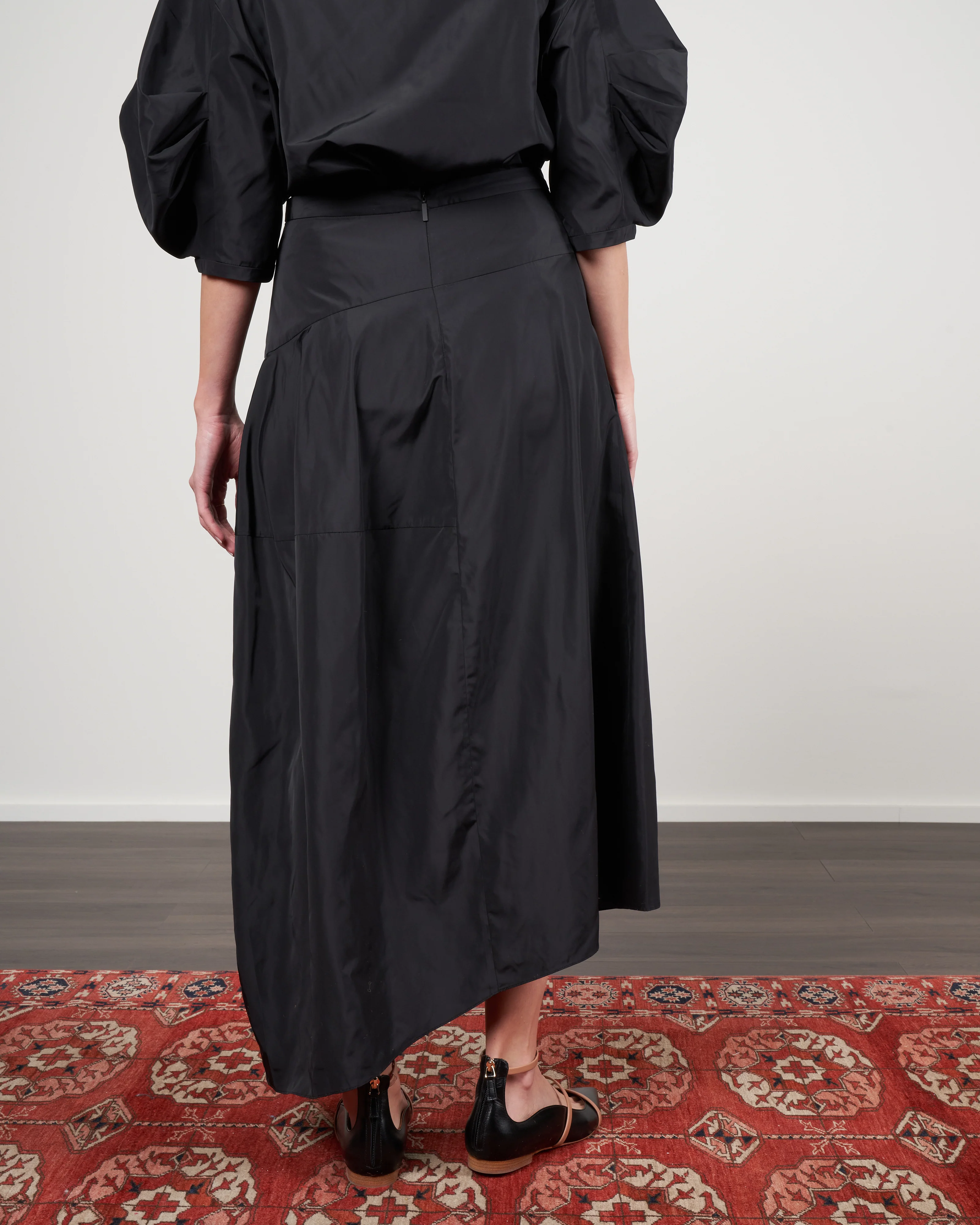 italian sporty nylon asymmetrical balloon skirt - black - Image 4
