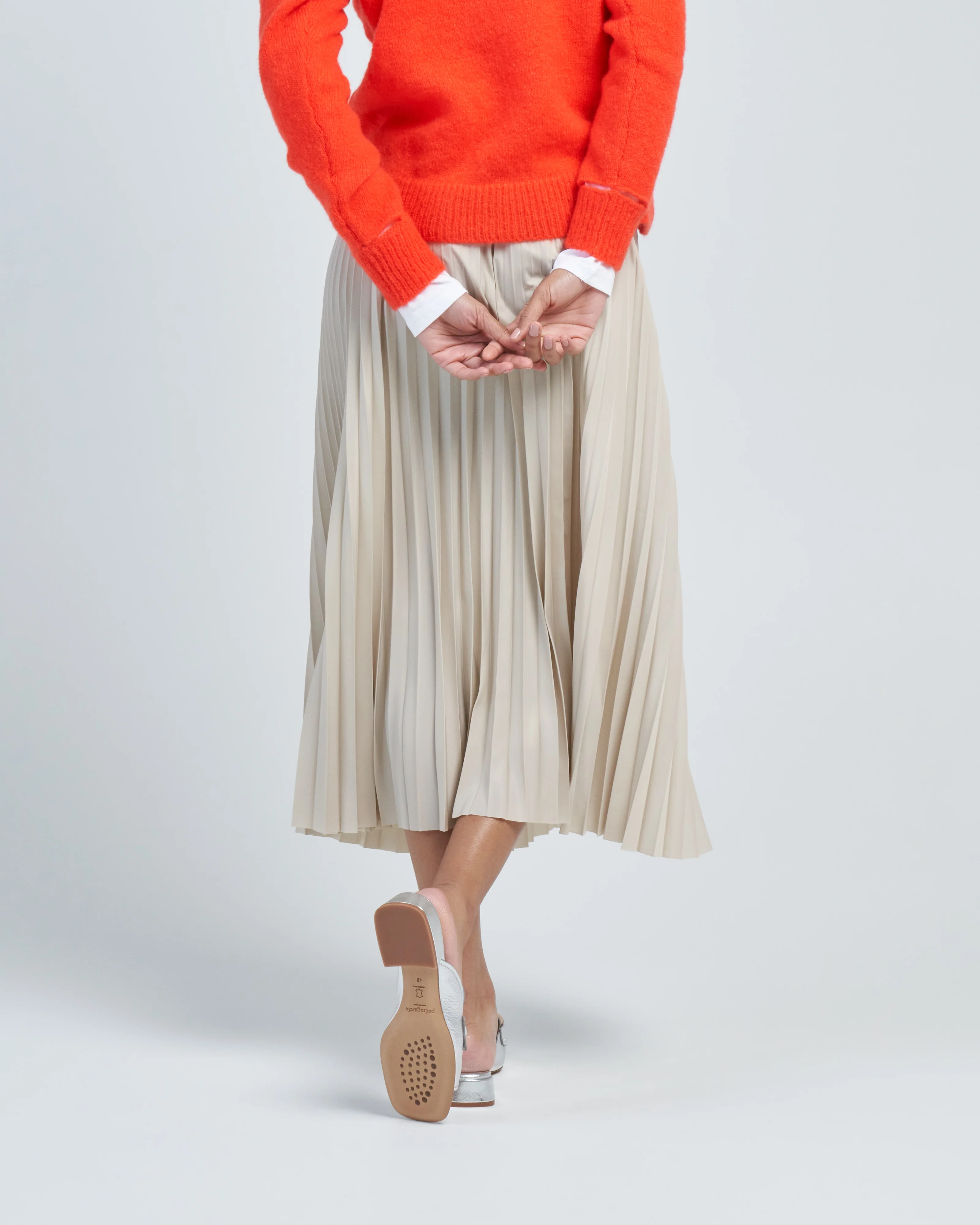 italian sporty nylon sunray pleated pull on skirt - Image 4