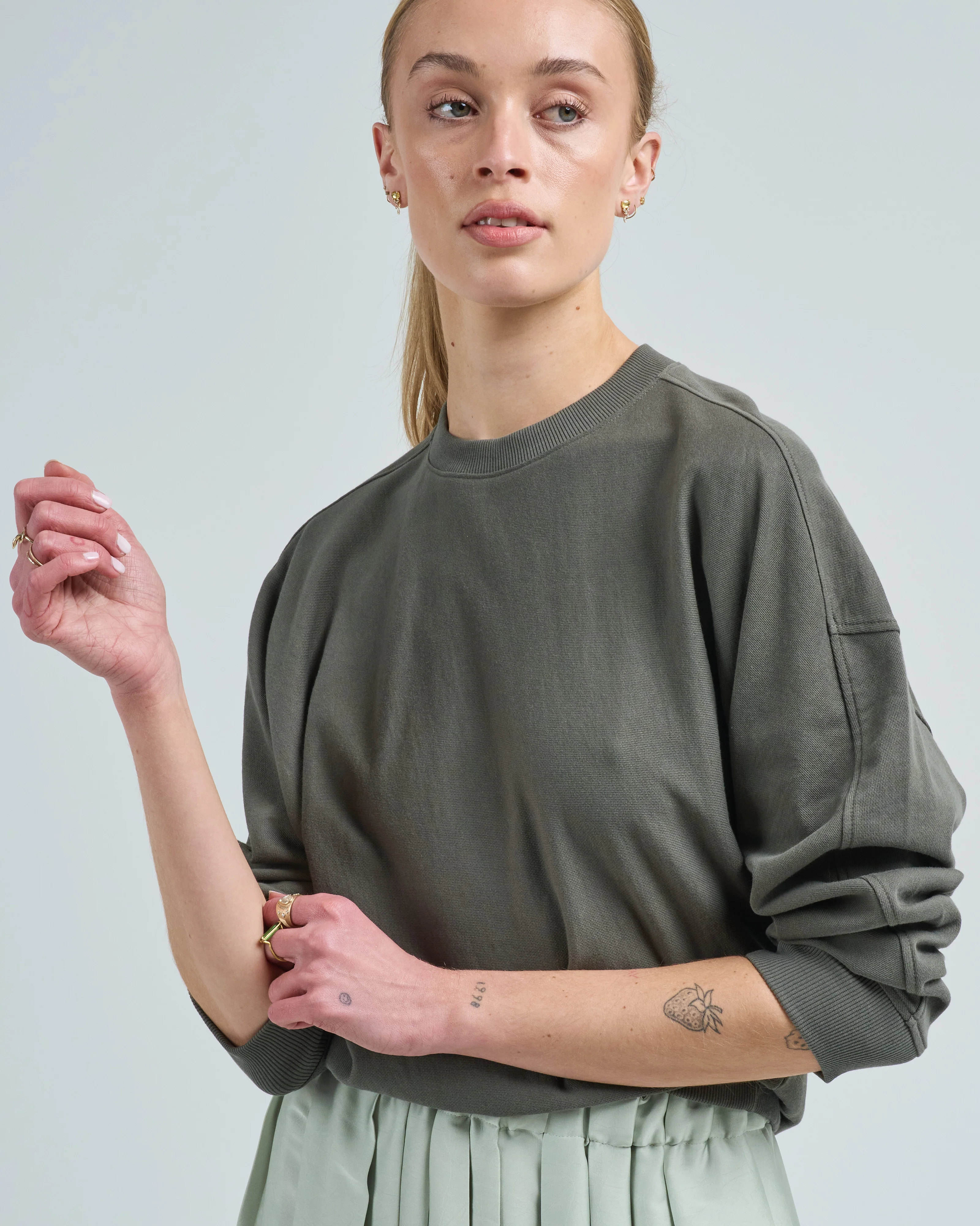 light weight sweatshirting crewneck sweatshirt - Image 5