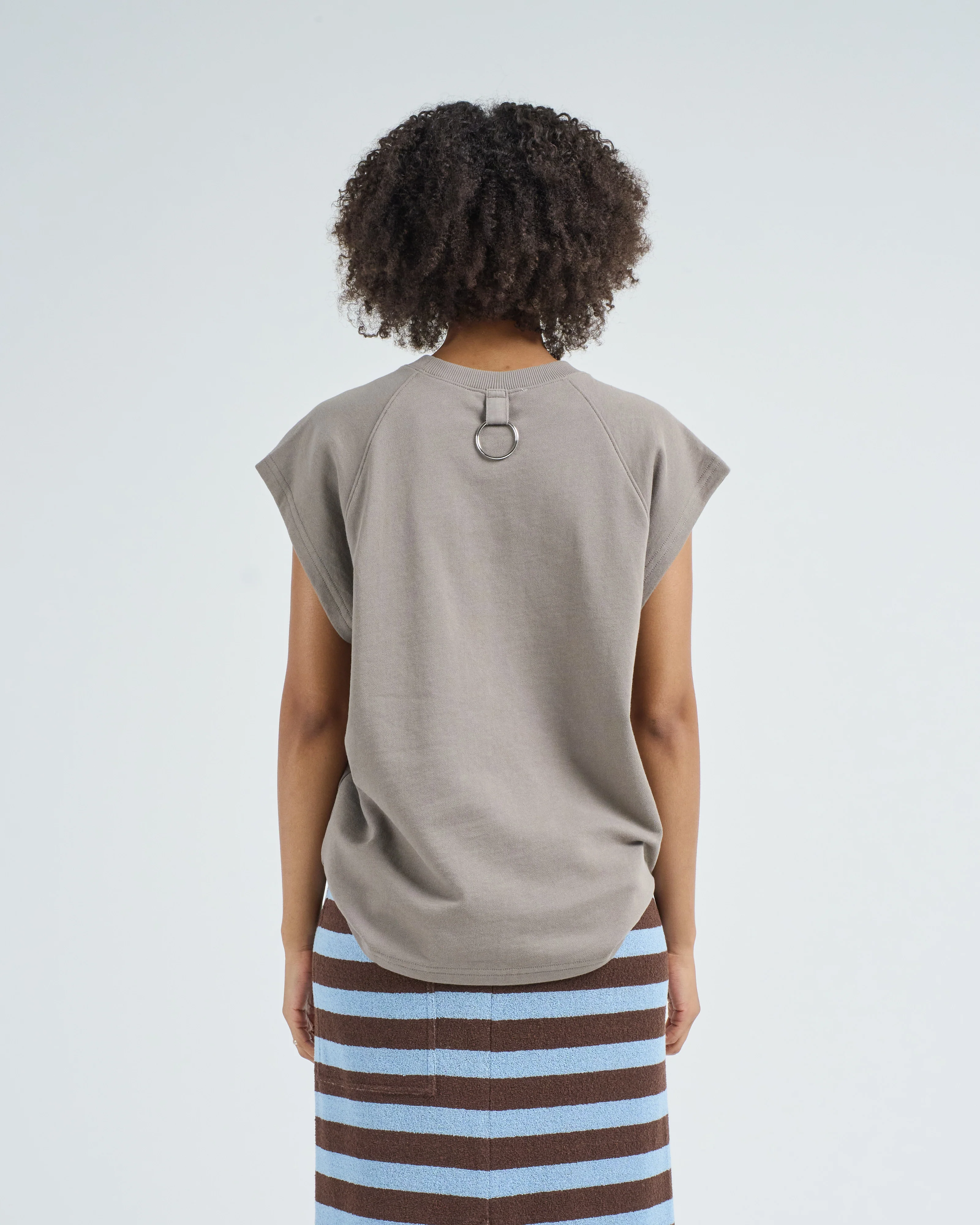 light weight sweatshirting sleeveless easy top - Image 4