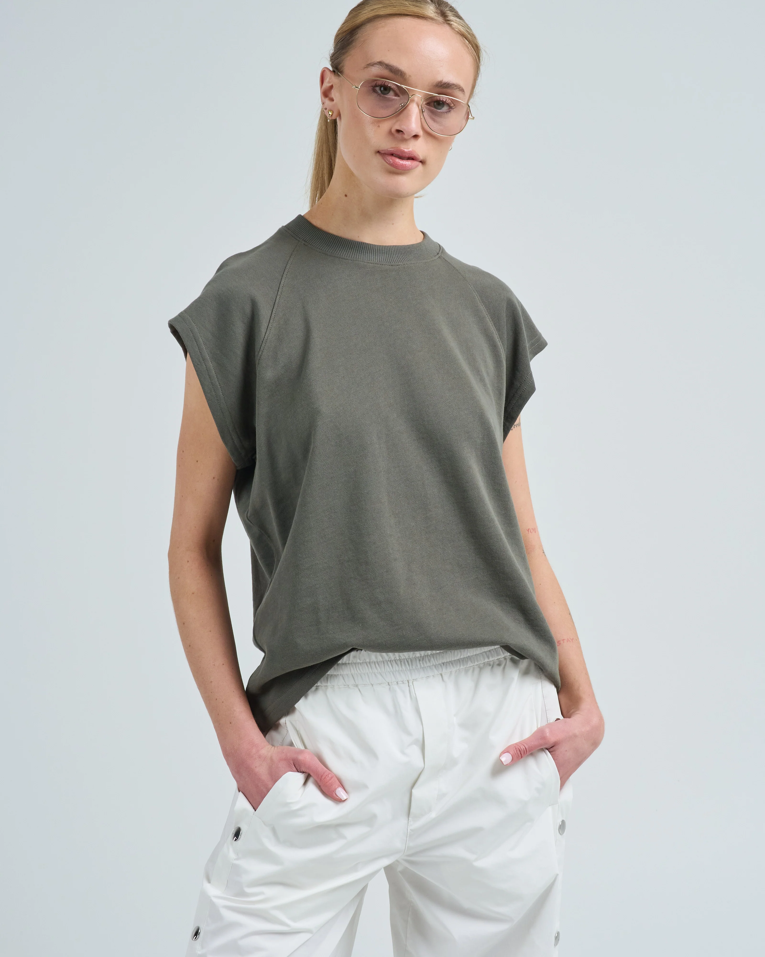 light weight sweatshirting sleeveless easy top - Image 2