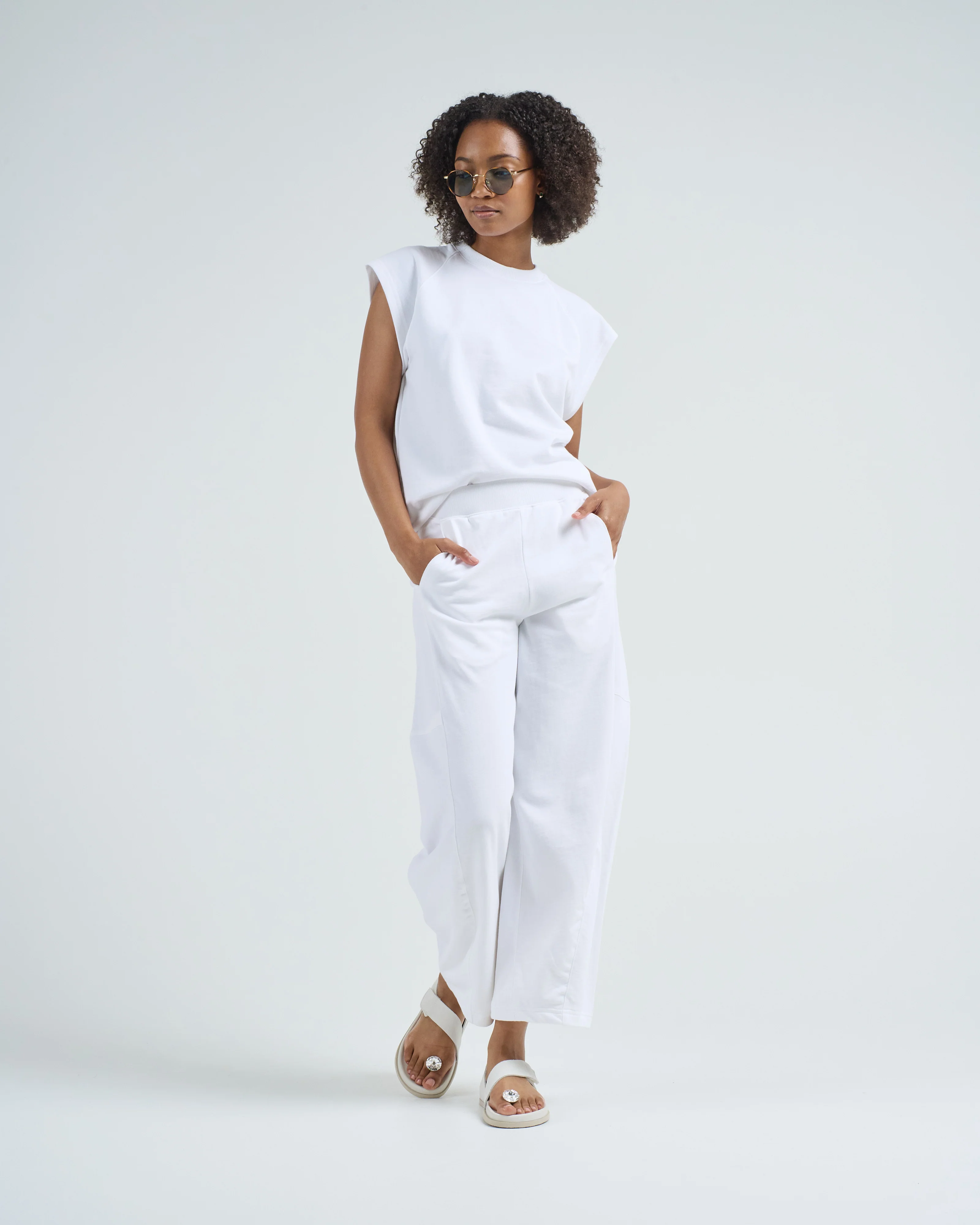 light weight sweatshirting sleeveless easy top - Image 2