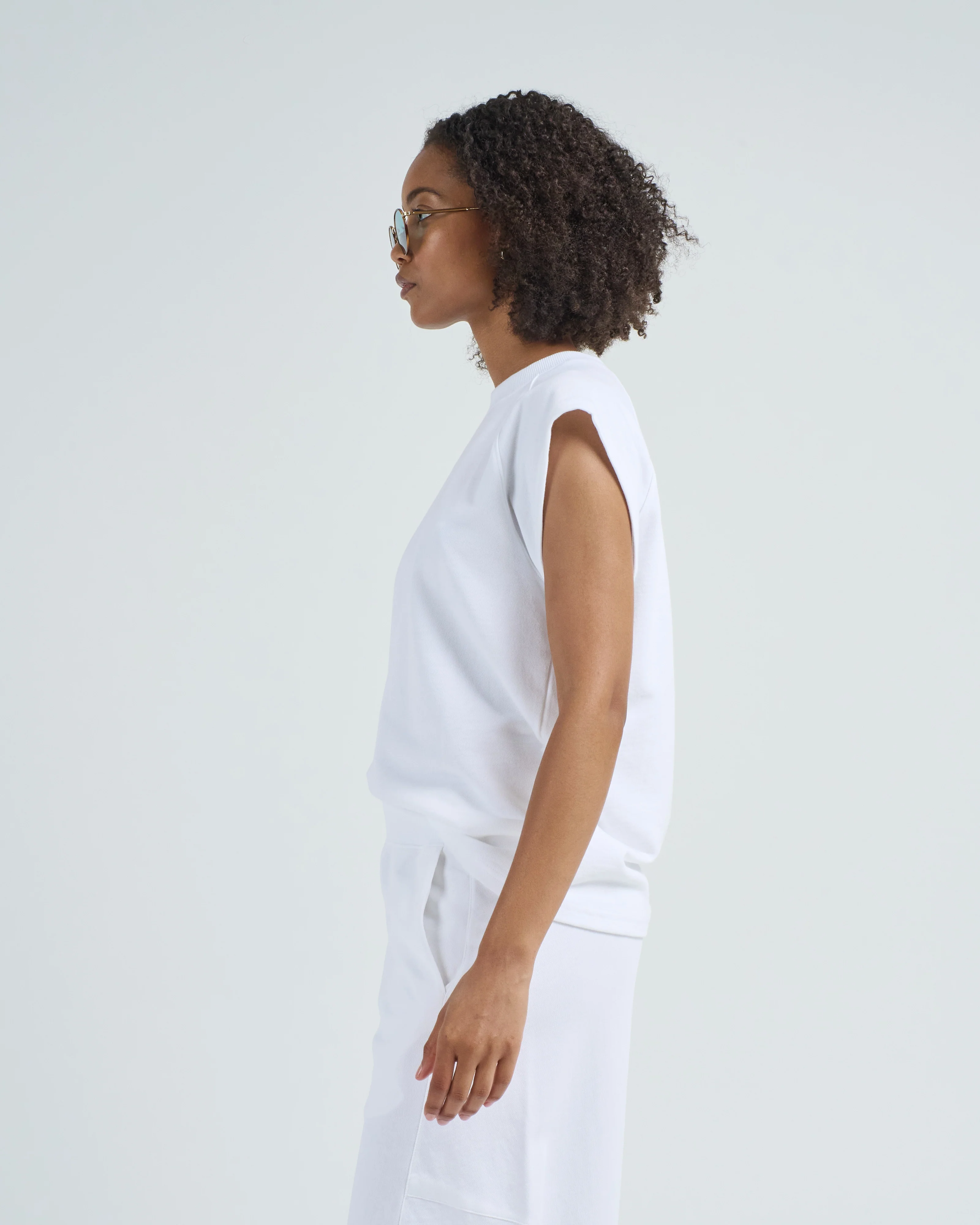 light weight sweatshirting sleeveless easy top - Image 3