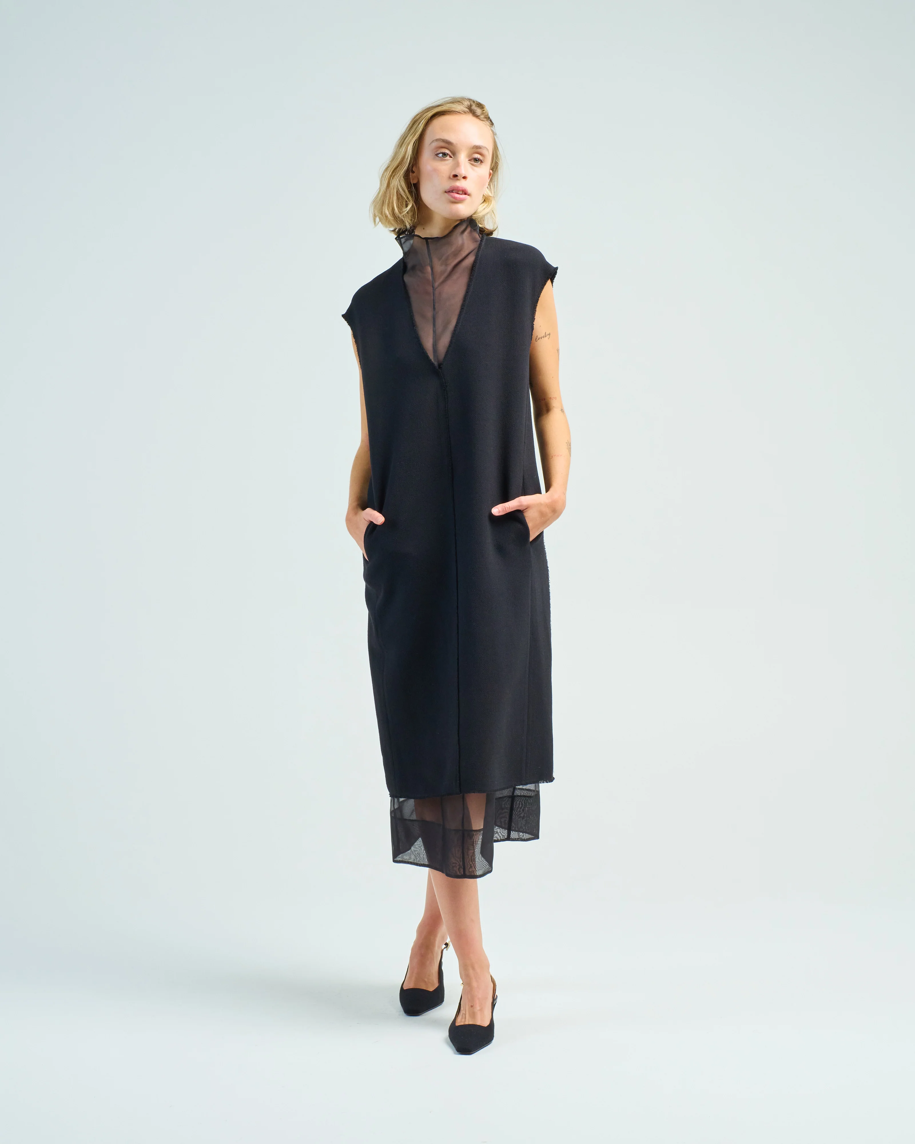 melee crepe v-neck dress with organza lining - Image 3