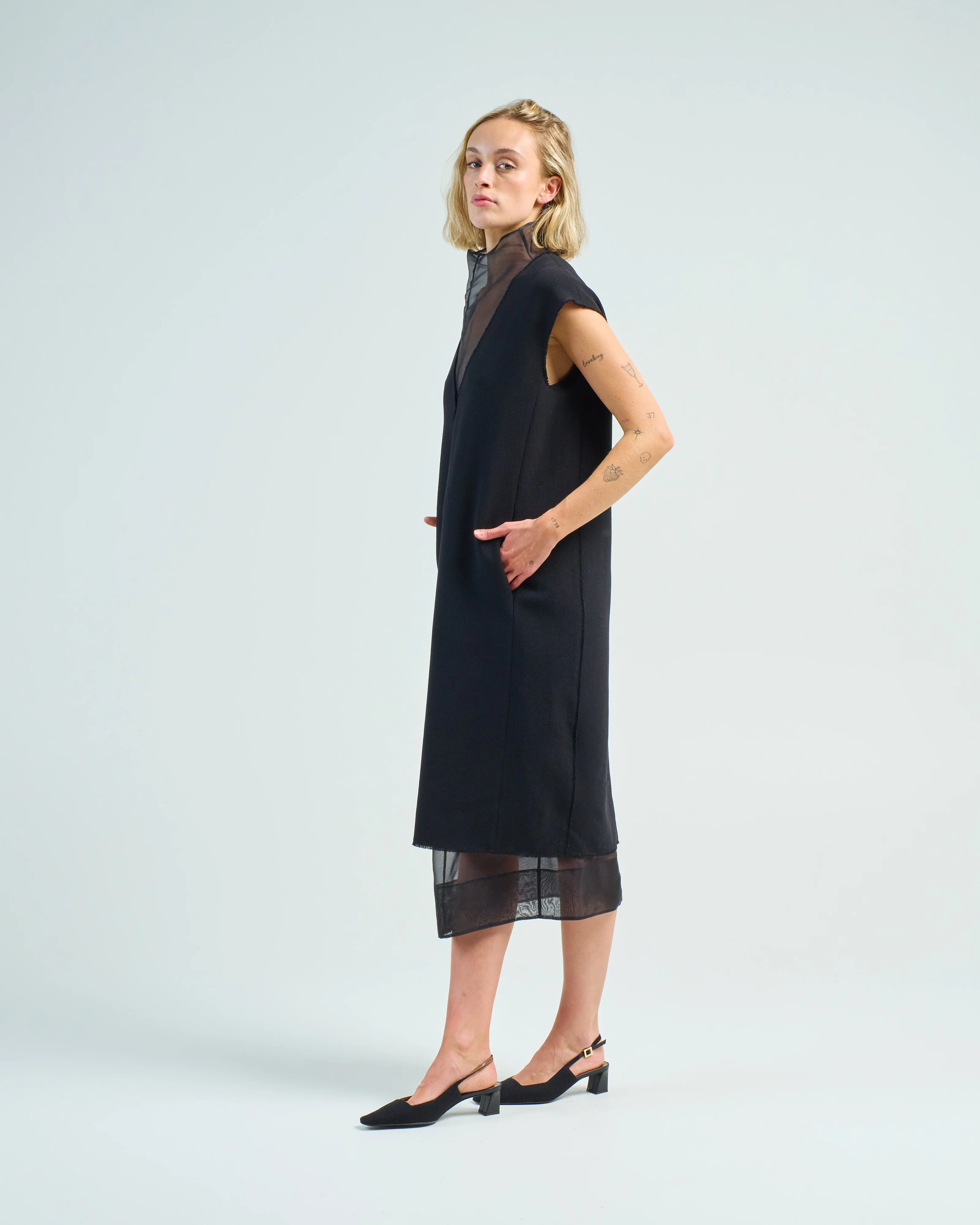 melee crepe v-neck dress with organza lining - Image 4