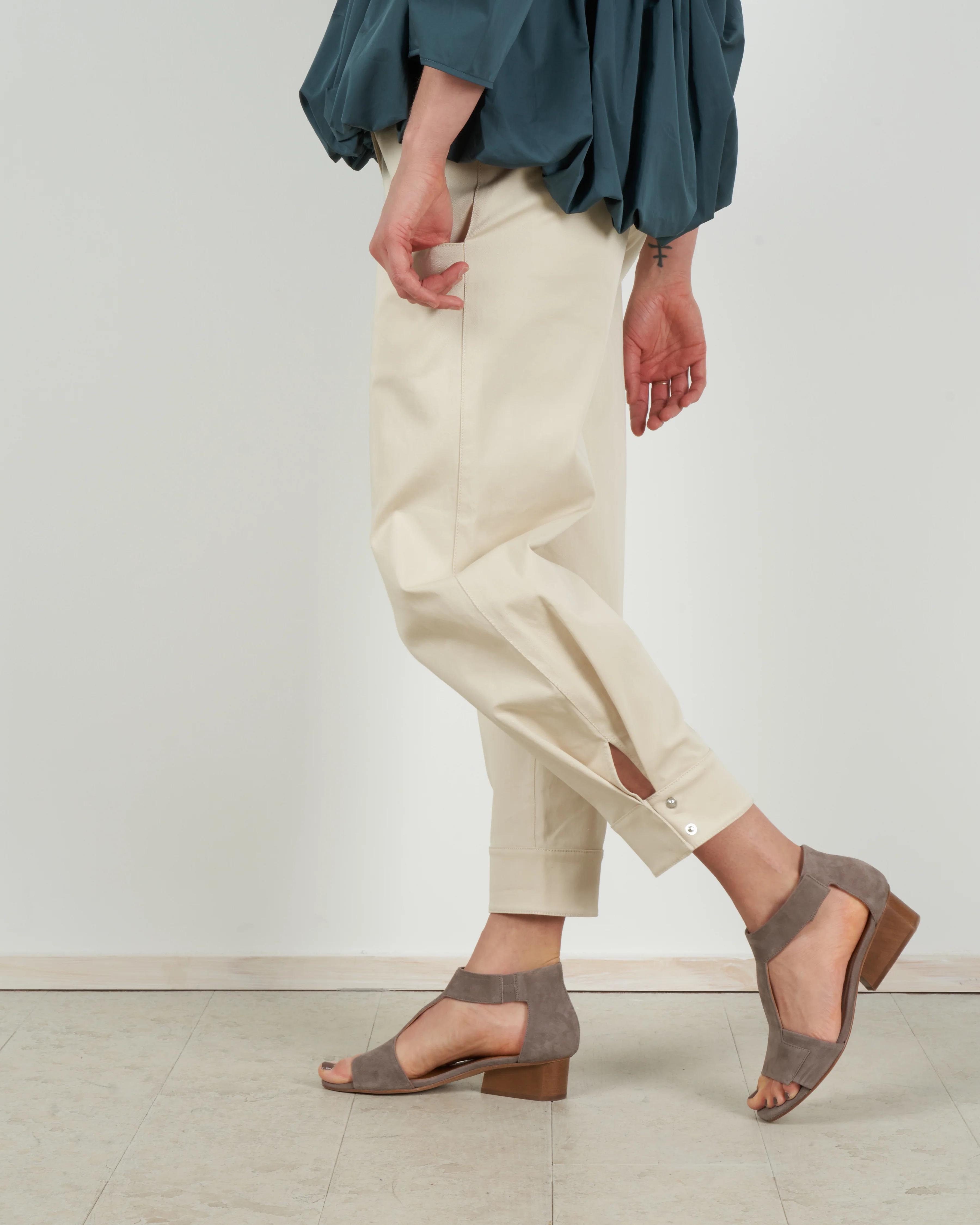 organic cotton twill sculpted pant - vanilla cream - Image 3