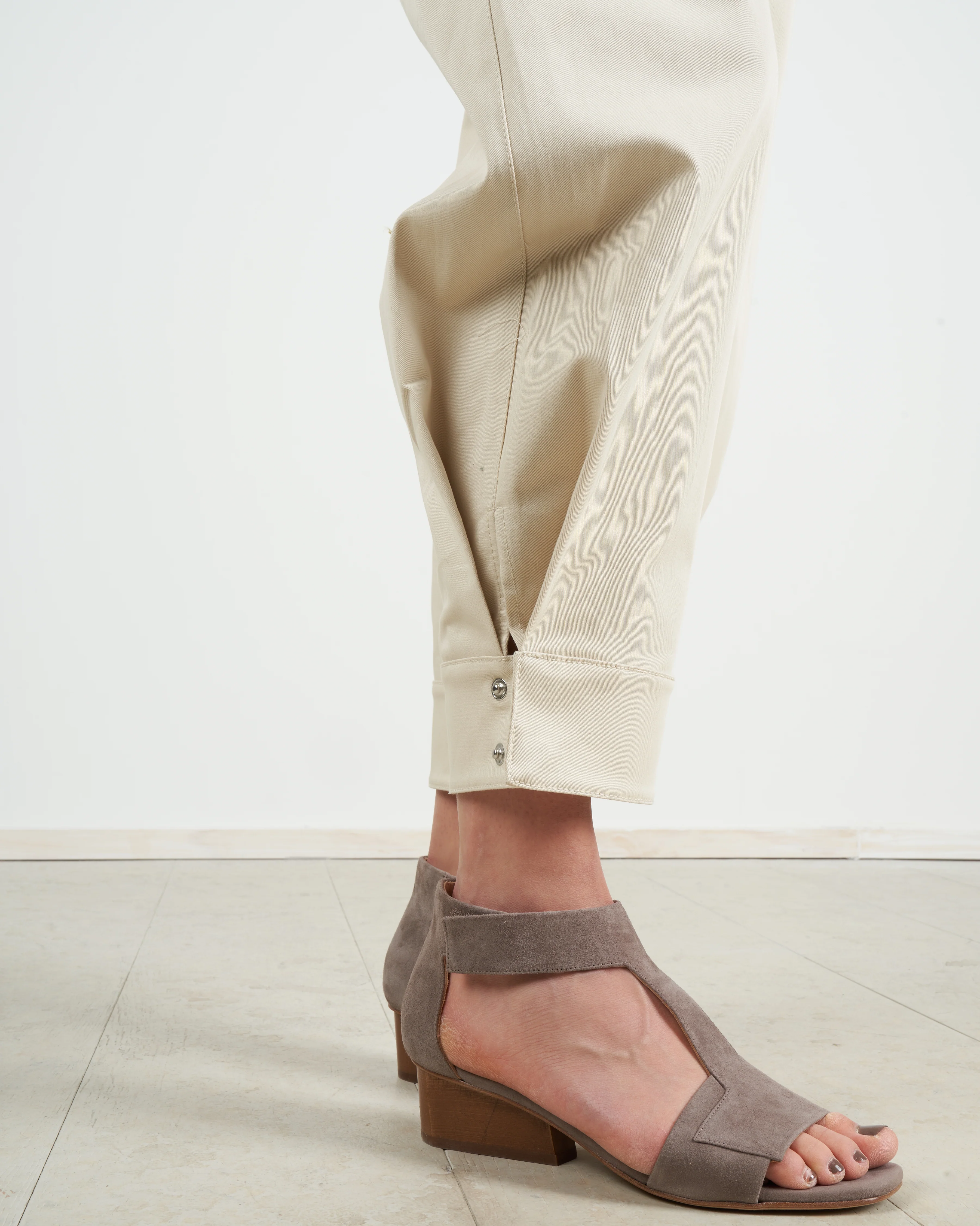 organic cotton twill sculpted pant - vanilla cream - Image 5