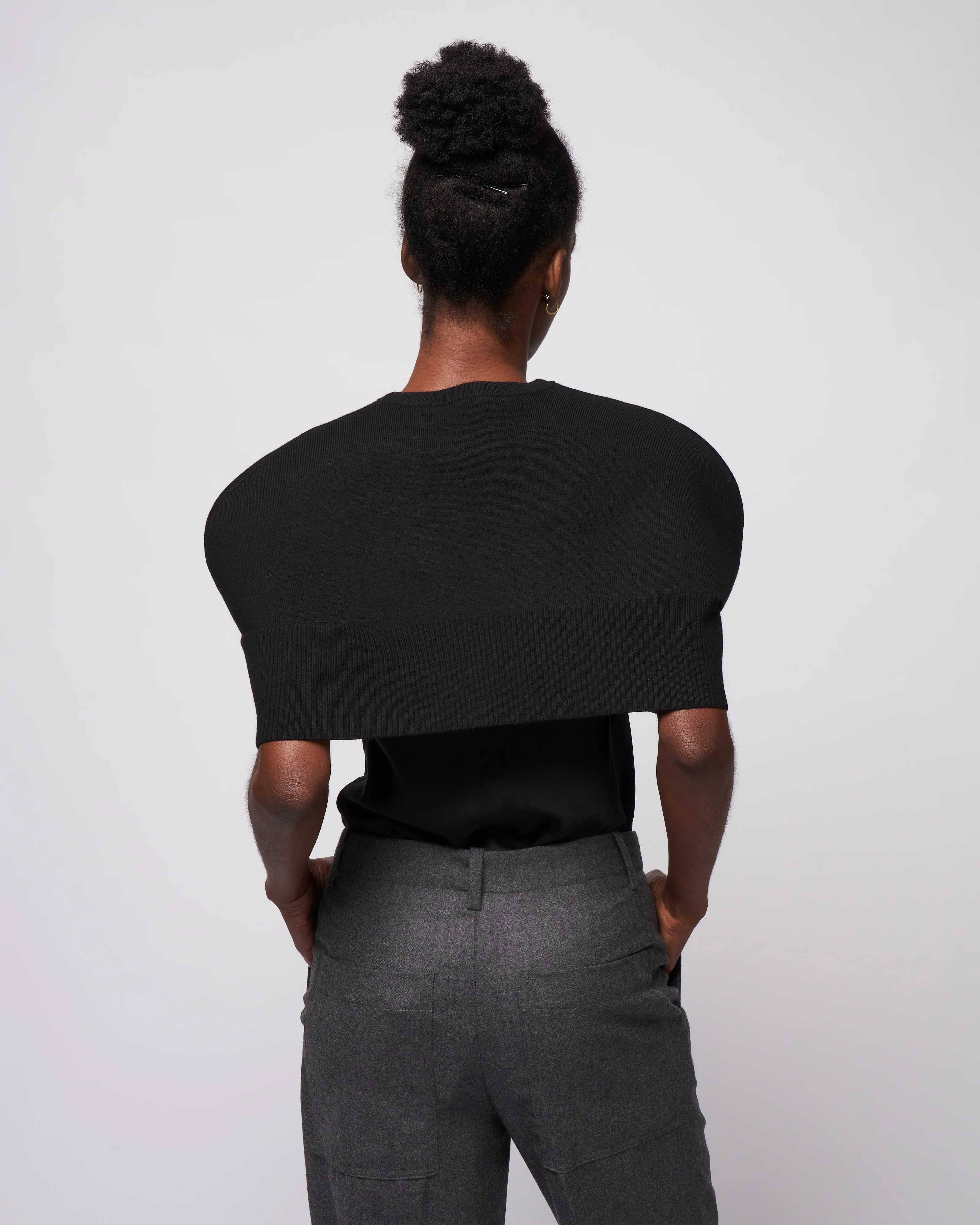 sculpted wool sweater cutout cape - black - Image 4