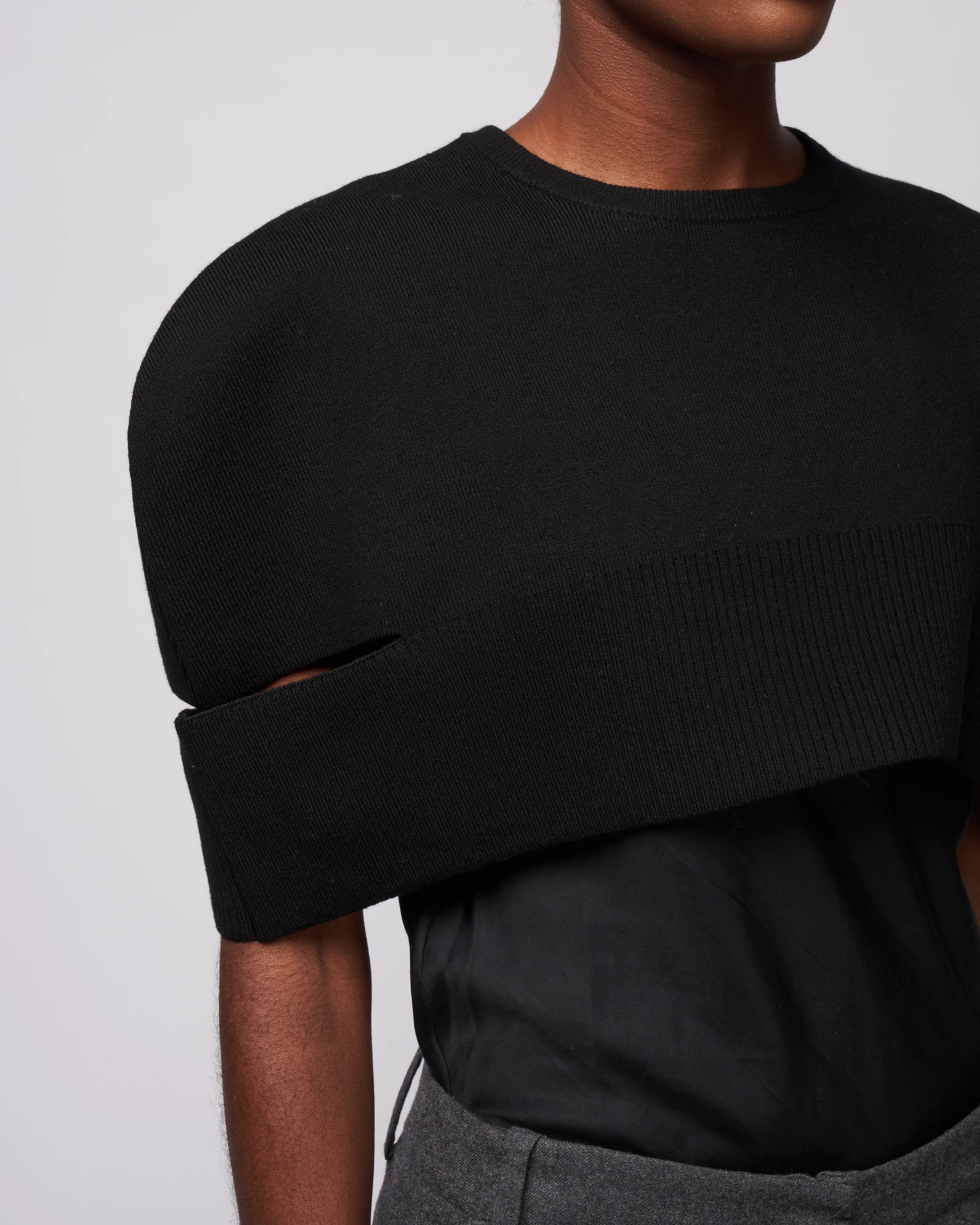 sculpted wool sweater cutout cape - black - Image 5