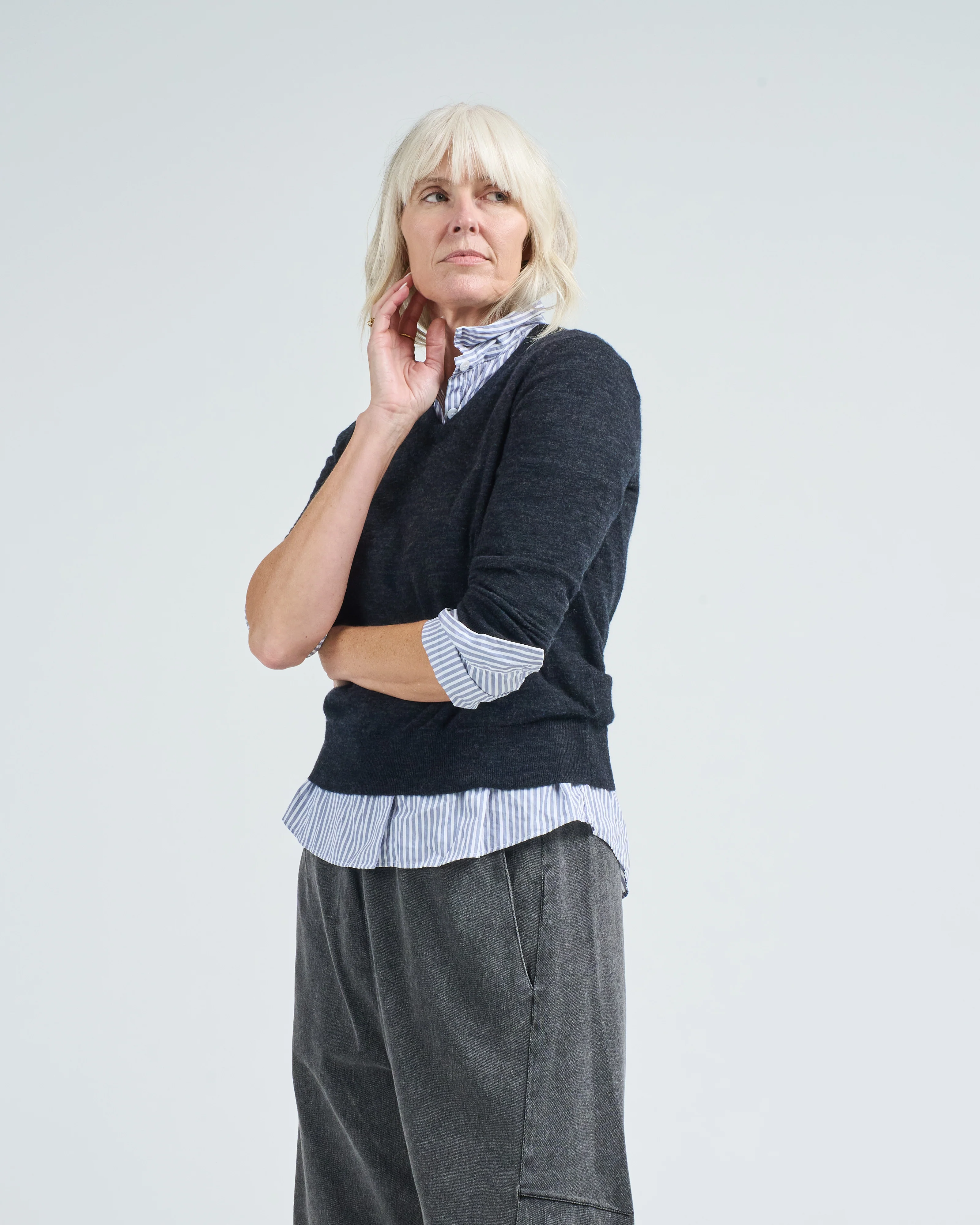 skinlike mercerized wool shrunken vneck sweater - Image 3
