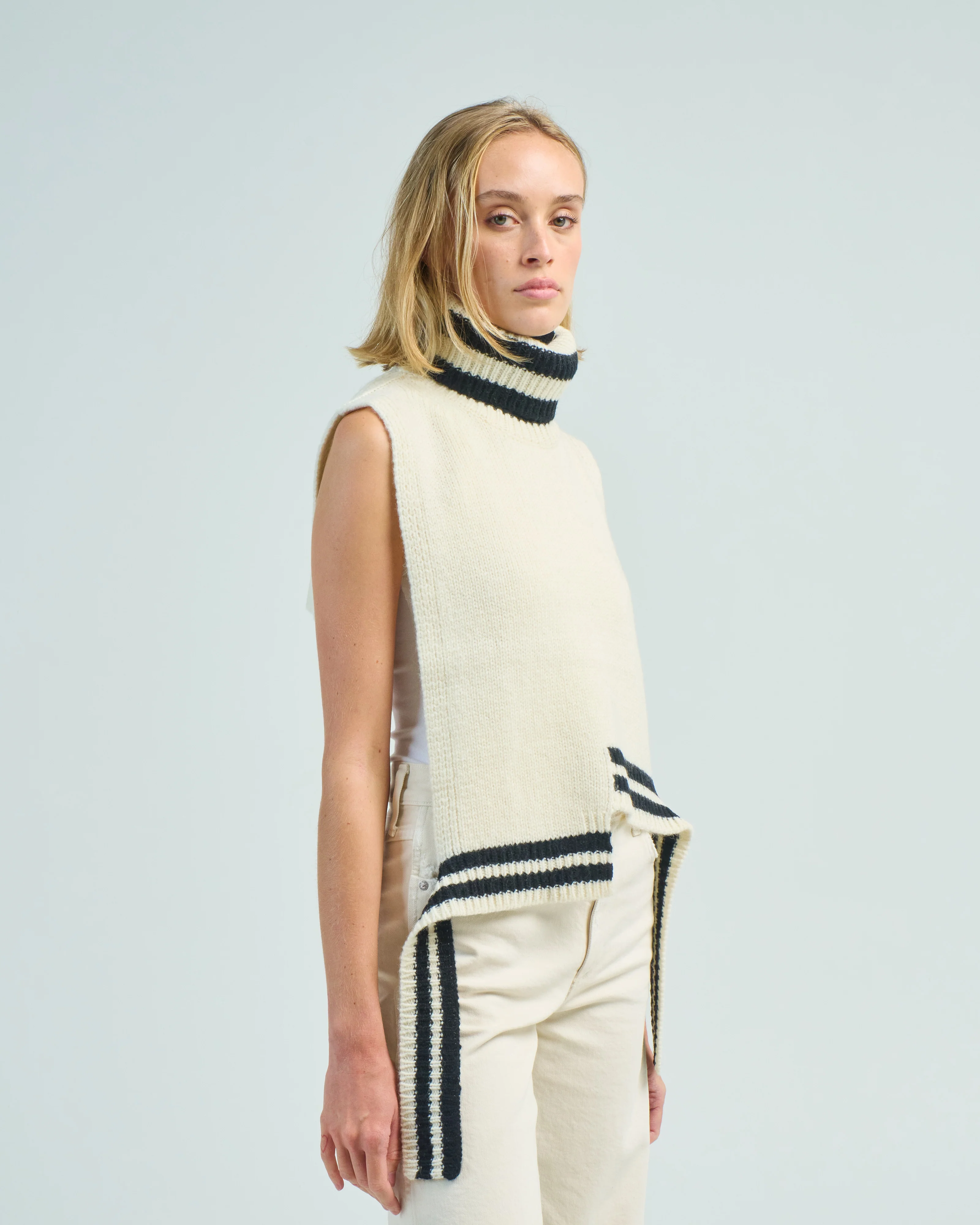 soft lambswool sporty turtleneck dicky sweater - Image 4