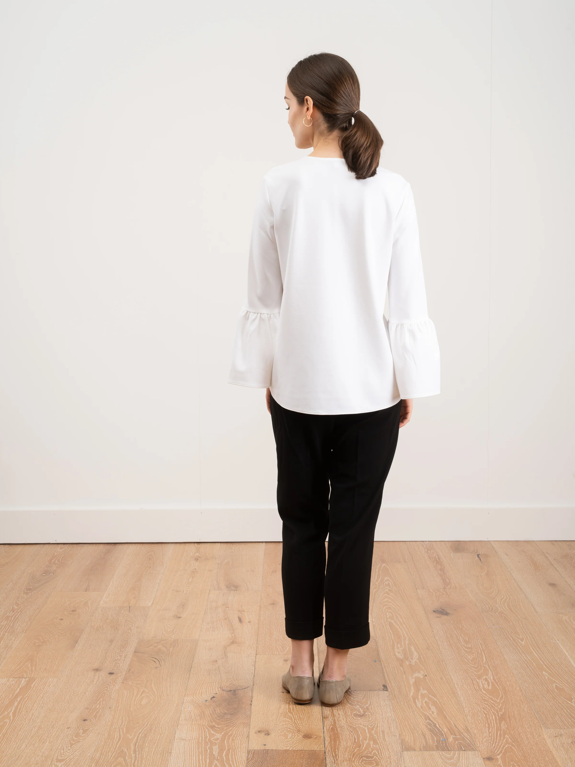 structured crepe v-neck ruffle top - Image 4