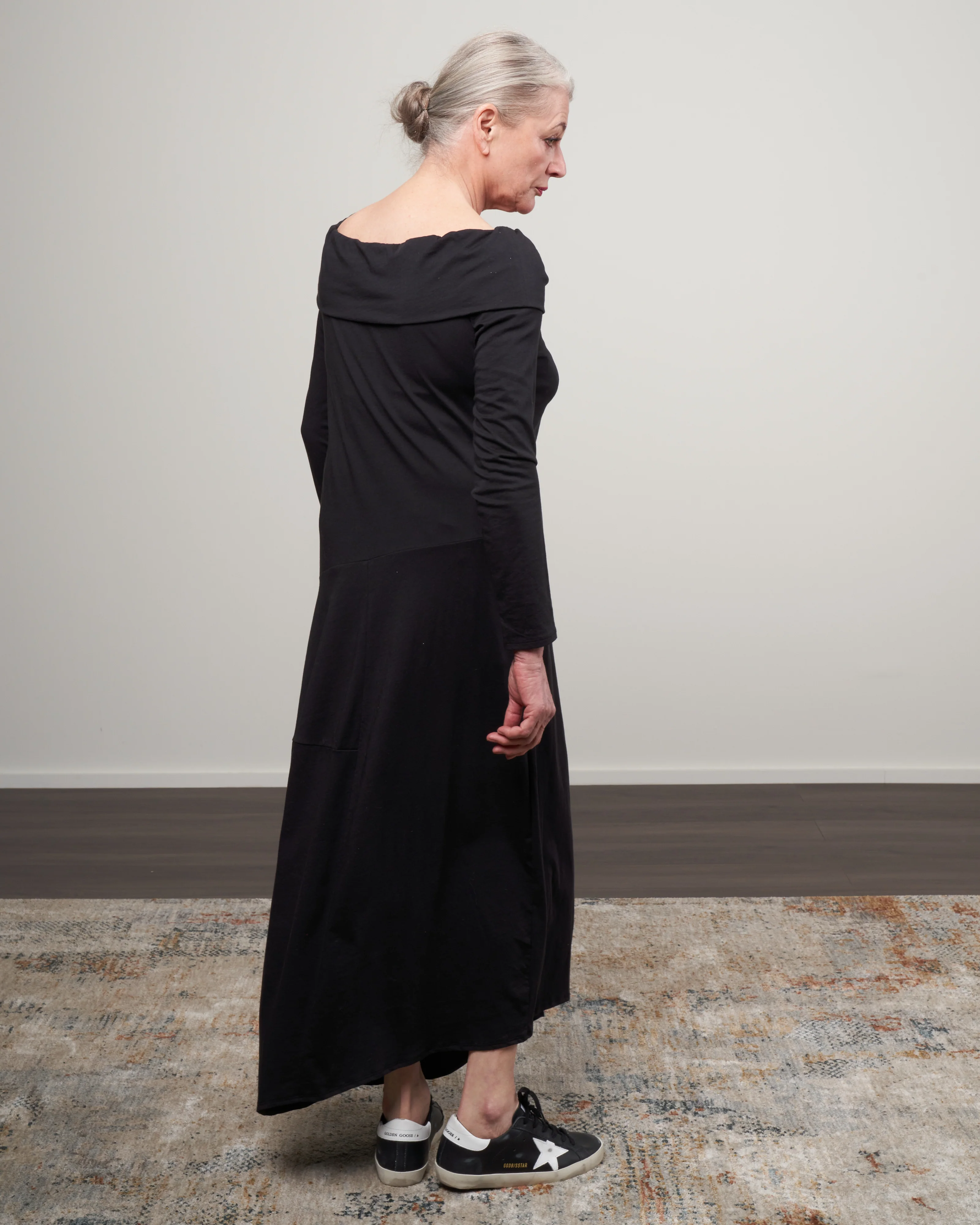 t-shirt over the shoulder dress - black - Image 3