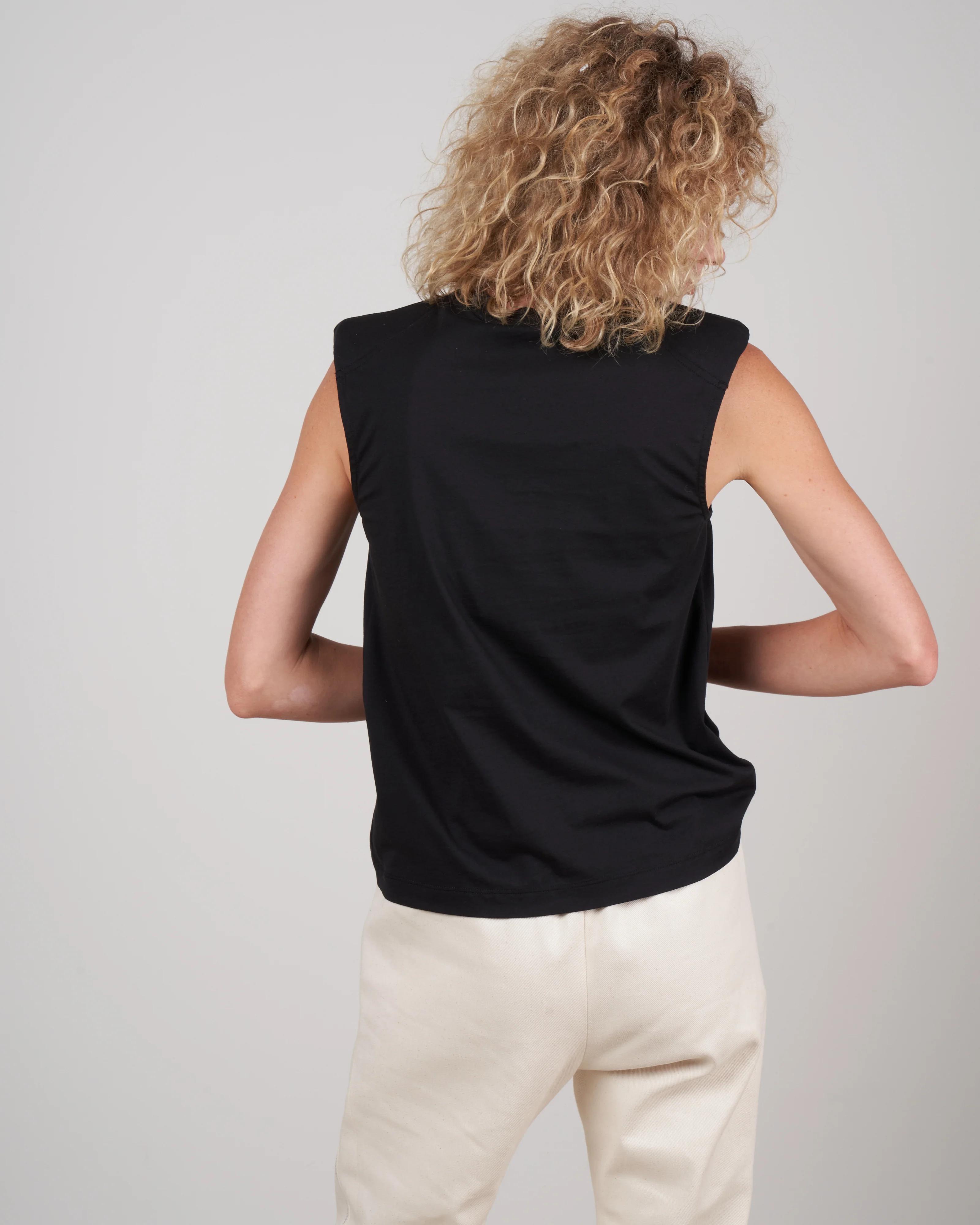 padded shoulder sleeveless top - black - Image 4