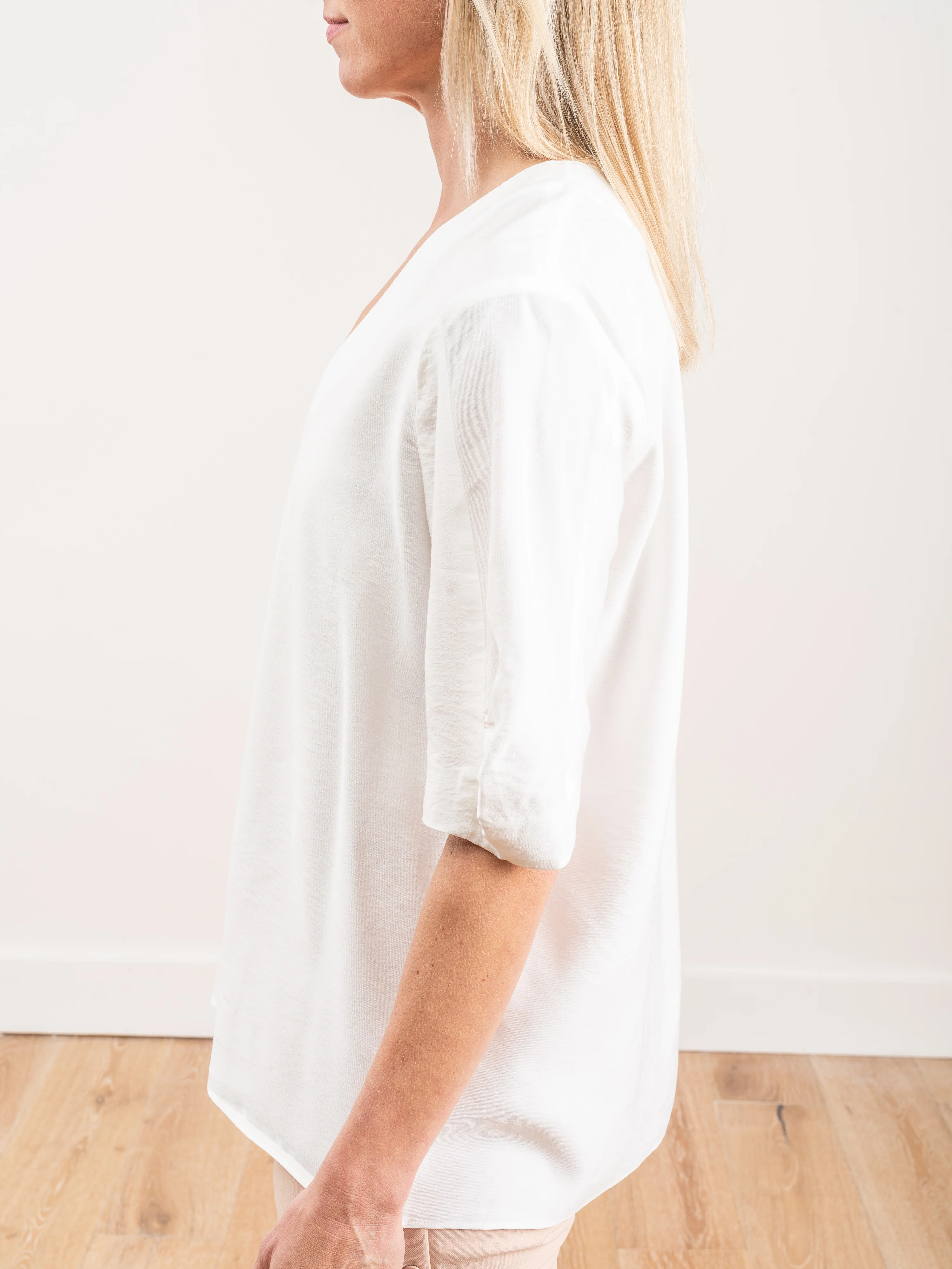 viscose twill vneck top - Image 5