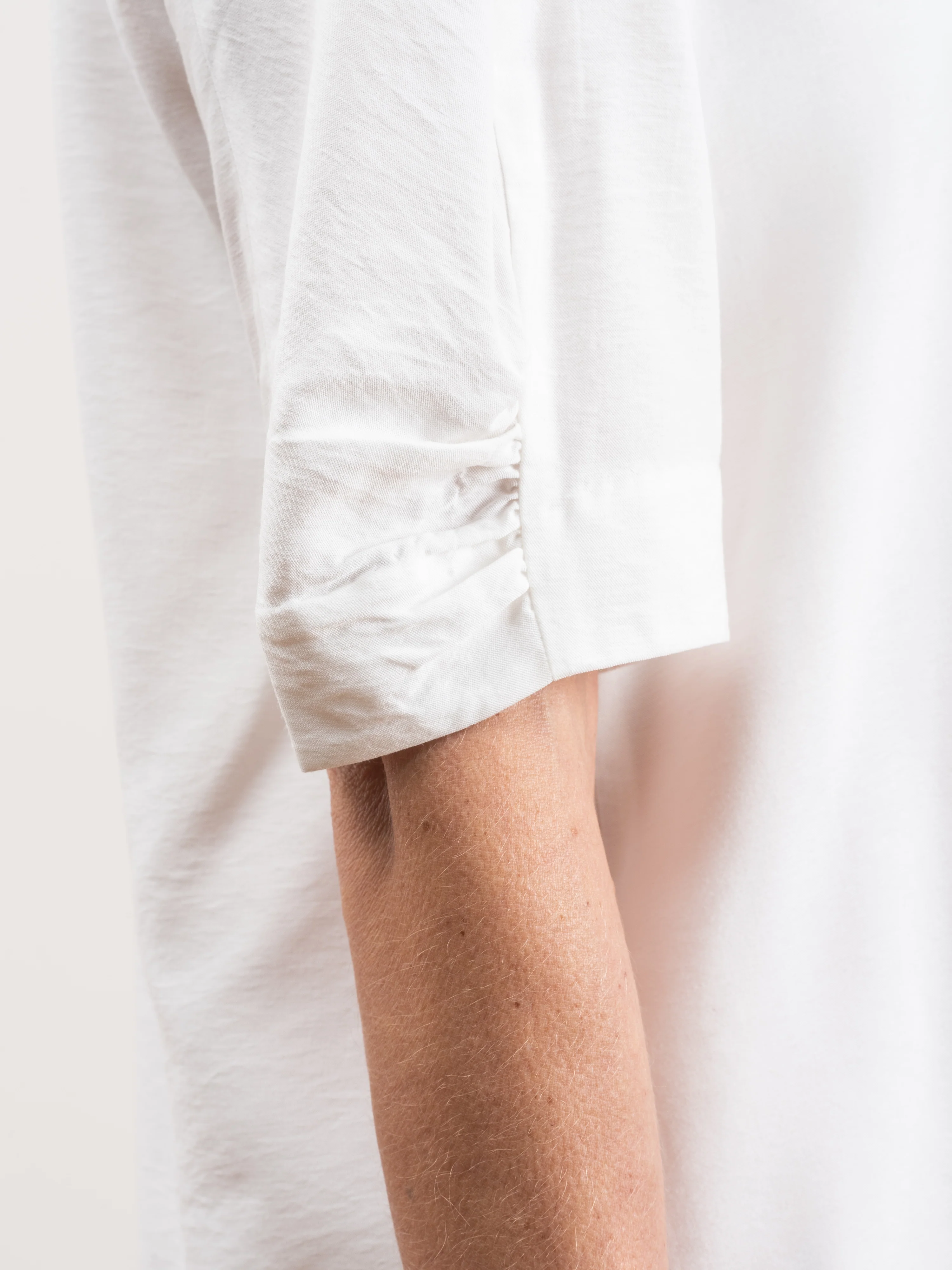 viscose twill vneck top - Image 7