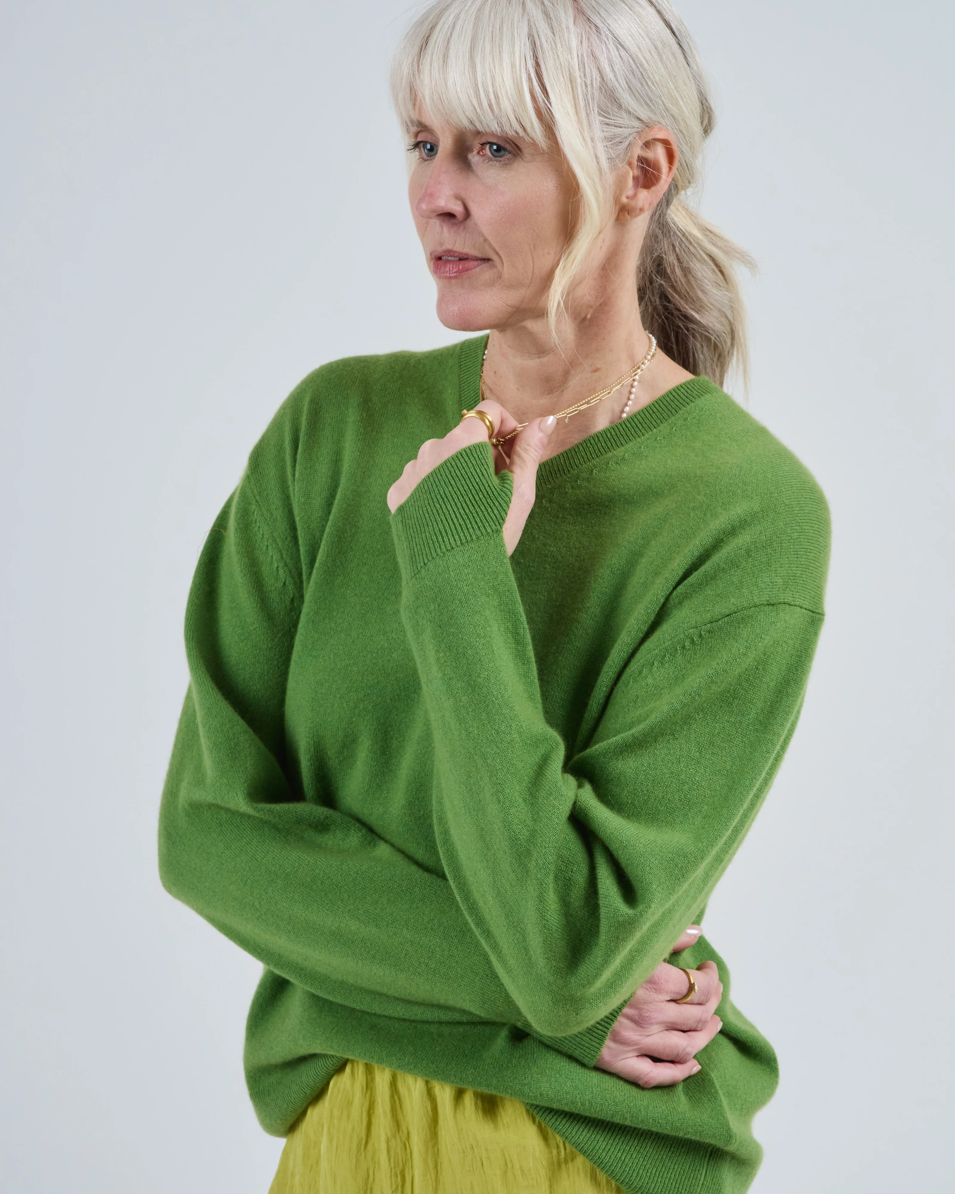 washable cashmere easy vneck sweater - Image 5
