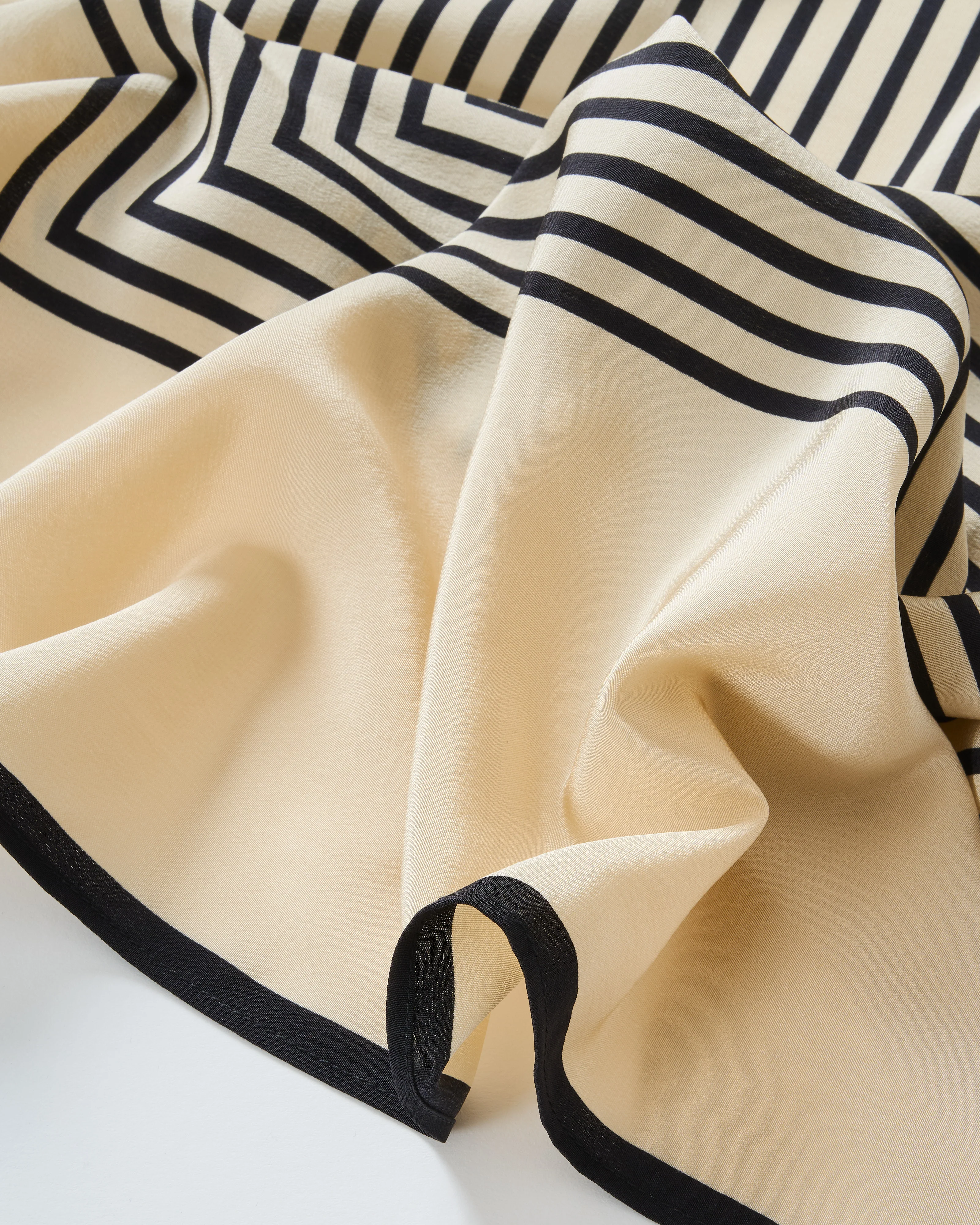 centered monogram silk scarf - Image 4