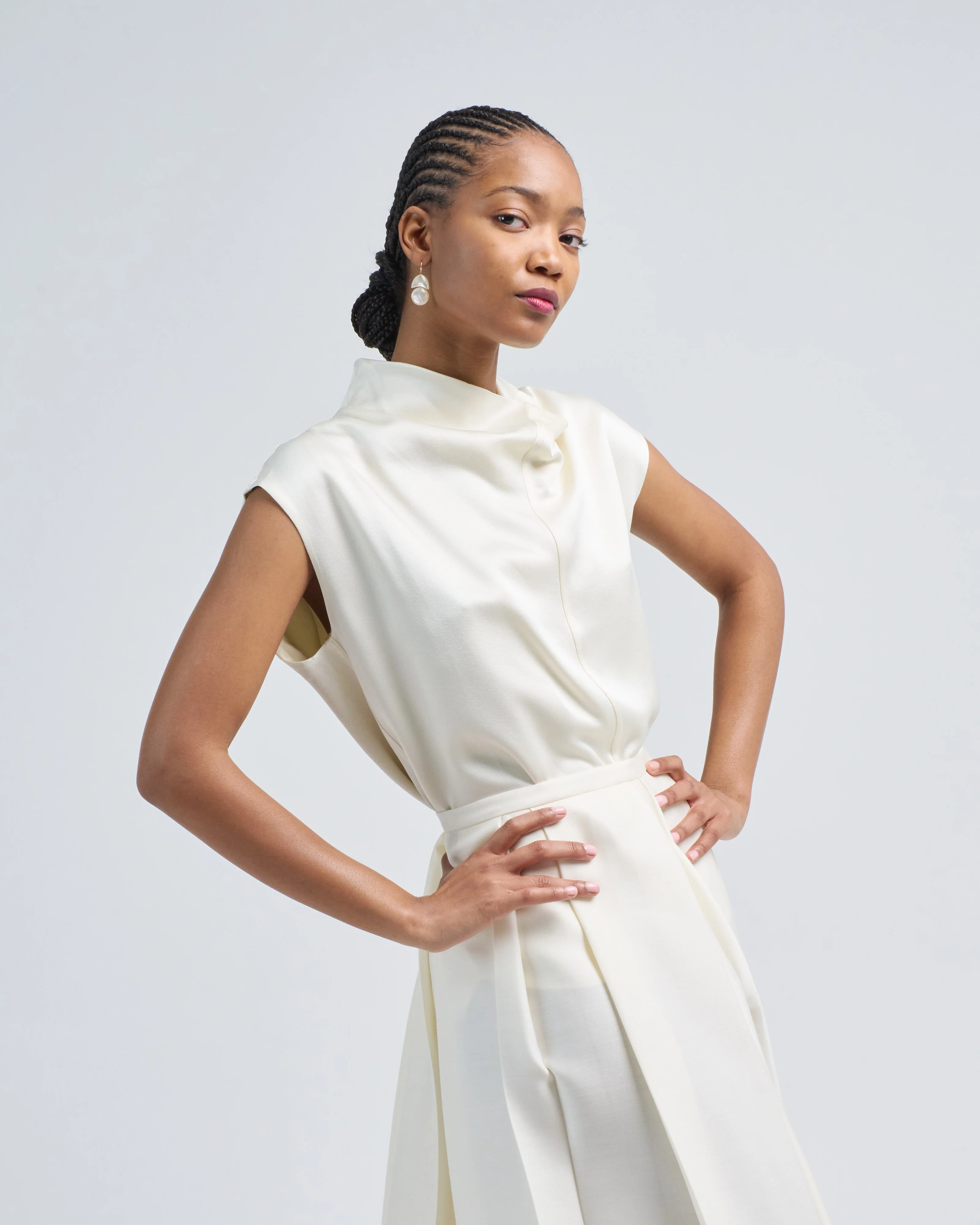 sleeveless funnel-neck top - Image 2