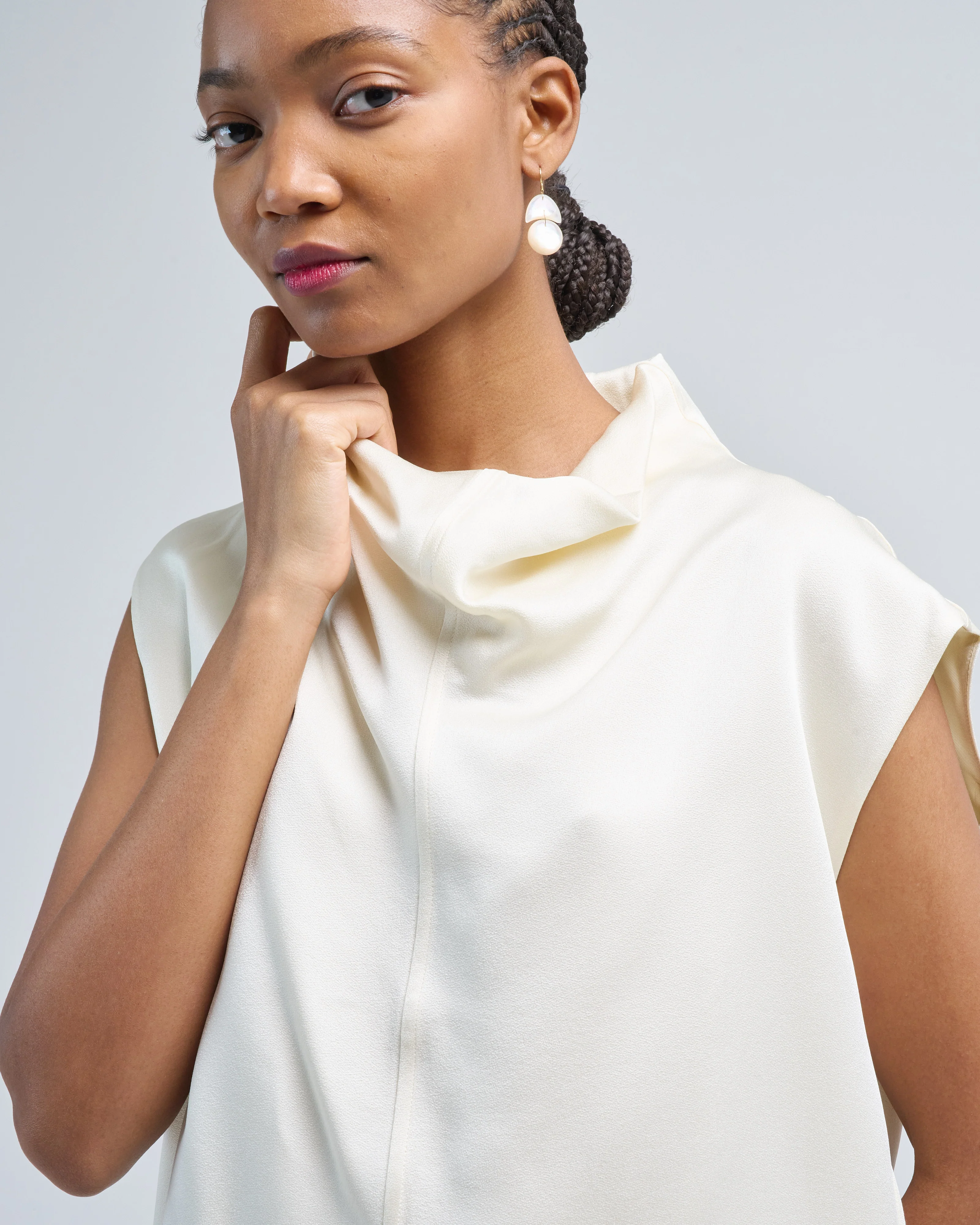 sleeveless funnel-neck top - Image 3