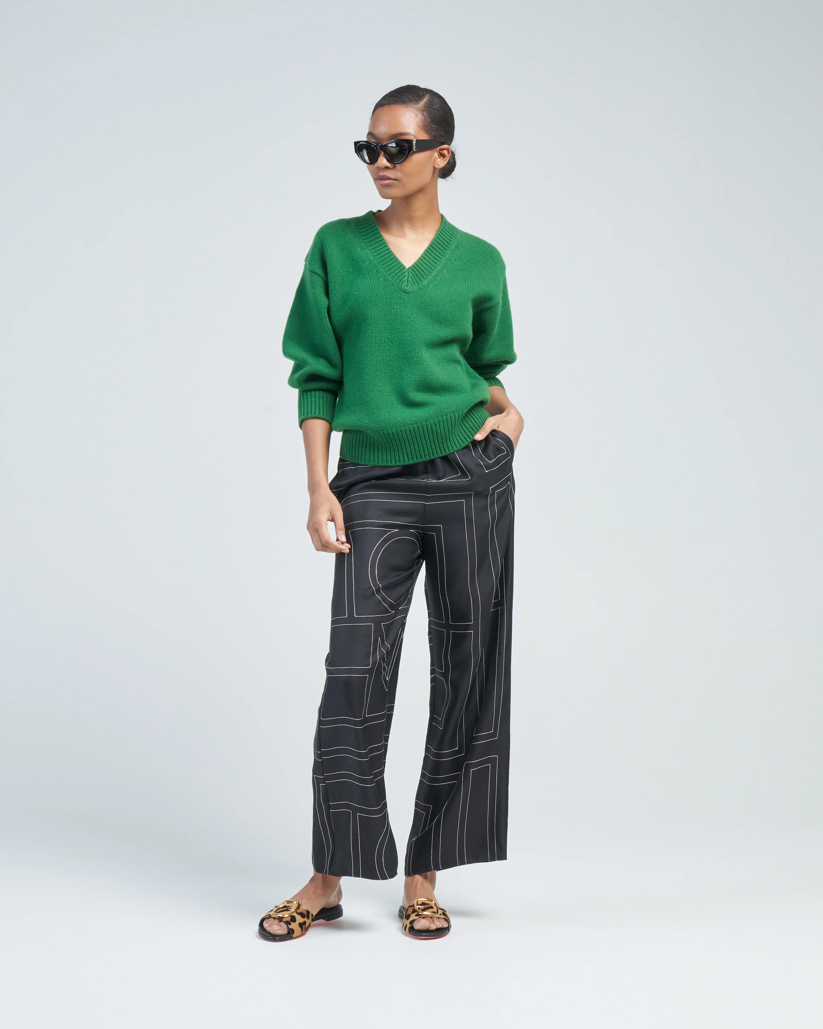 v-neck wool cashmere knit - Image 3