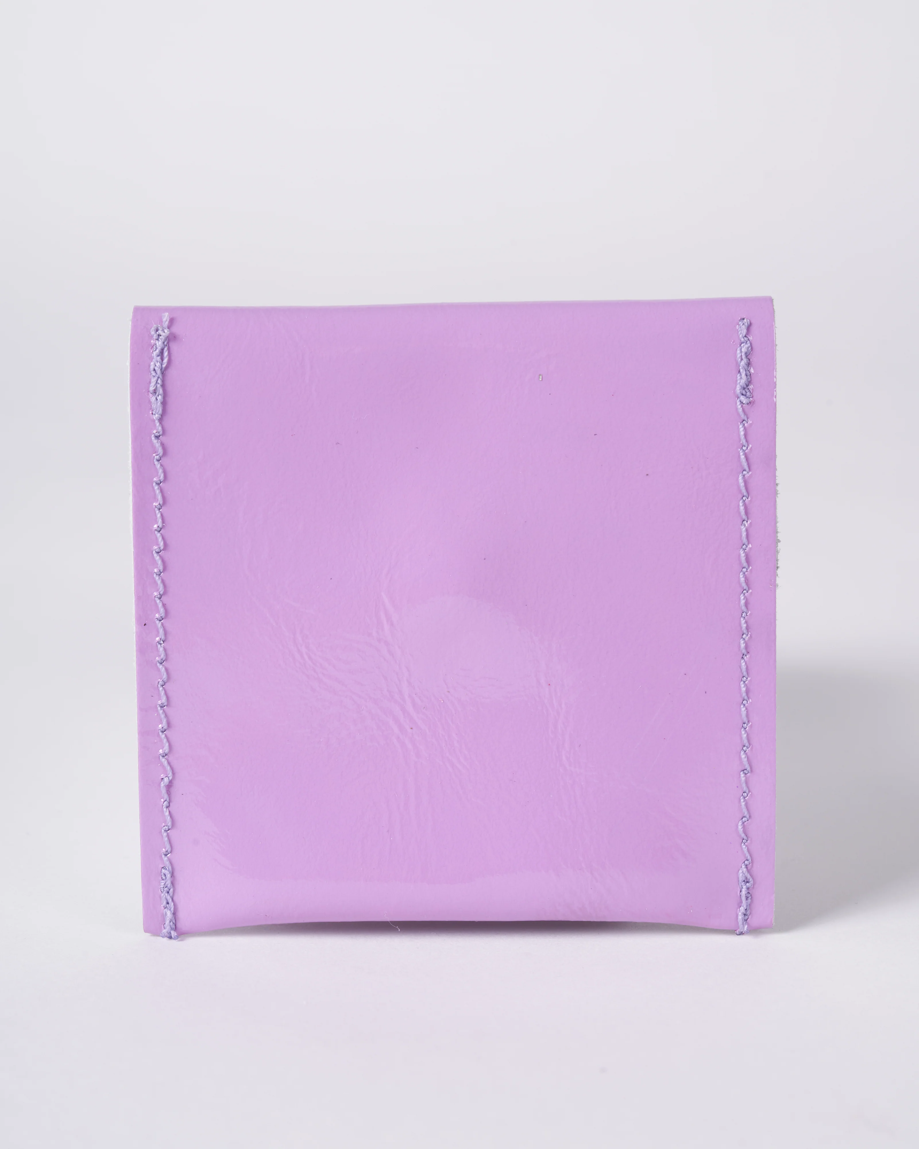 ear buds - patent lilac - Image 2
