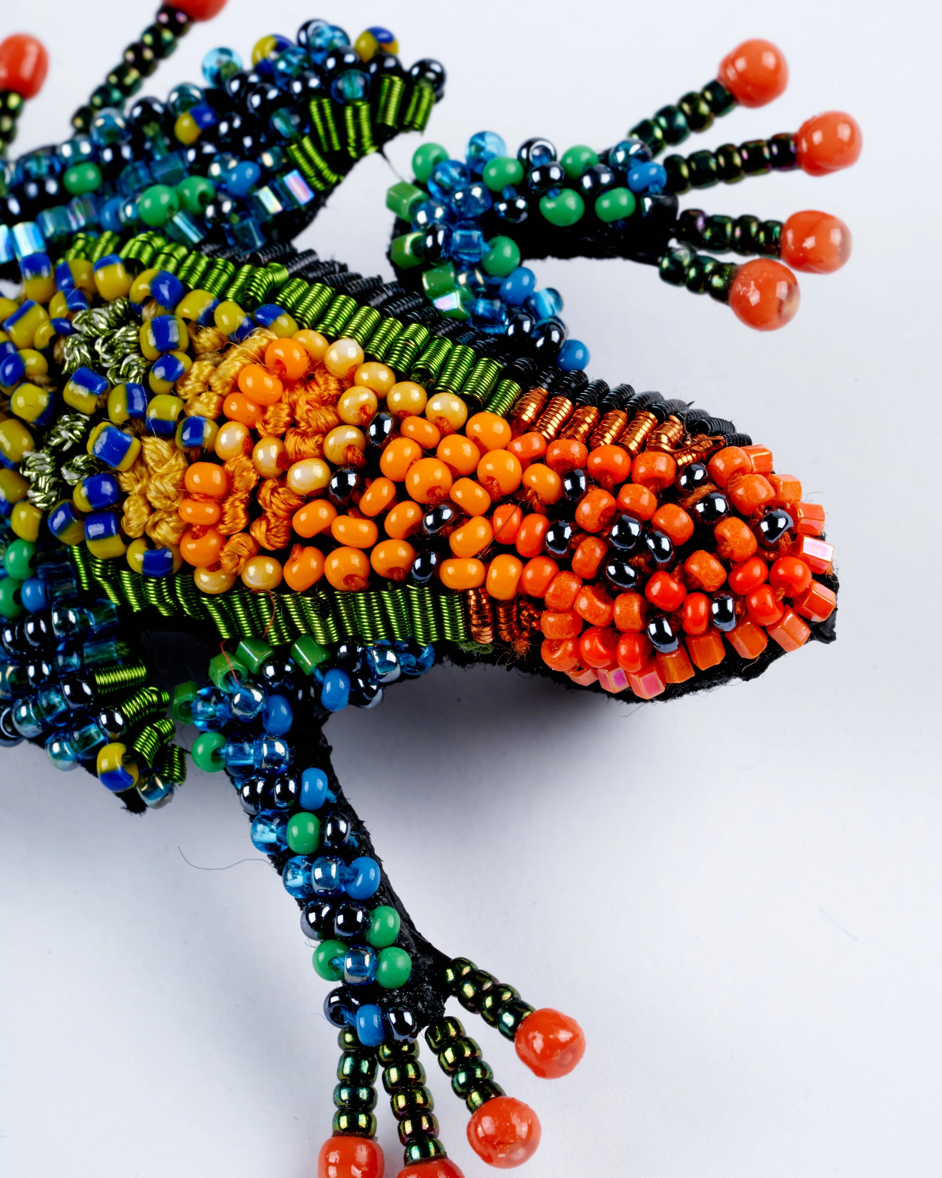 amazonian poison dart frog brooch - Image 4