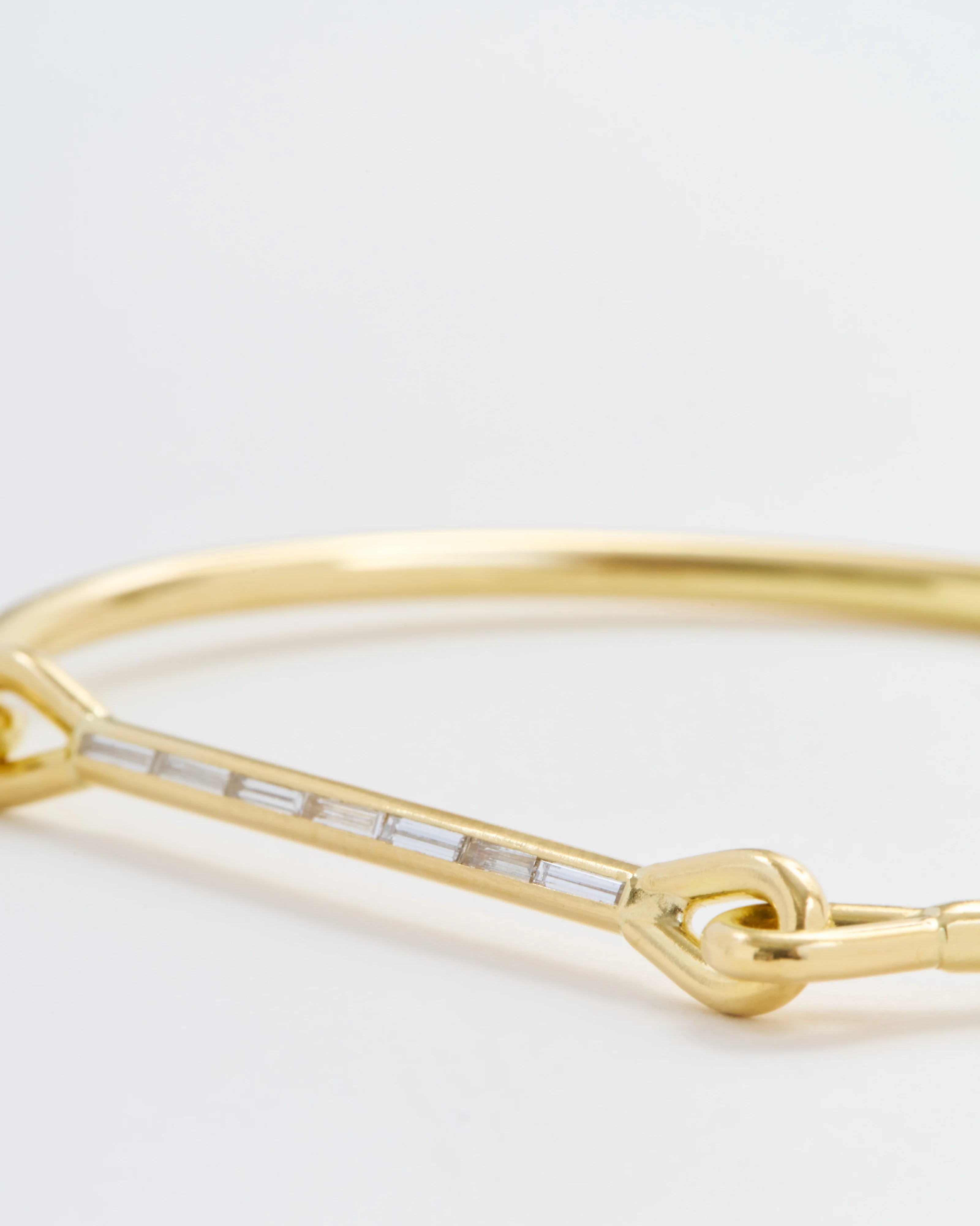 needle eye cuff with baguette diamonds - Image 5
