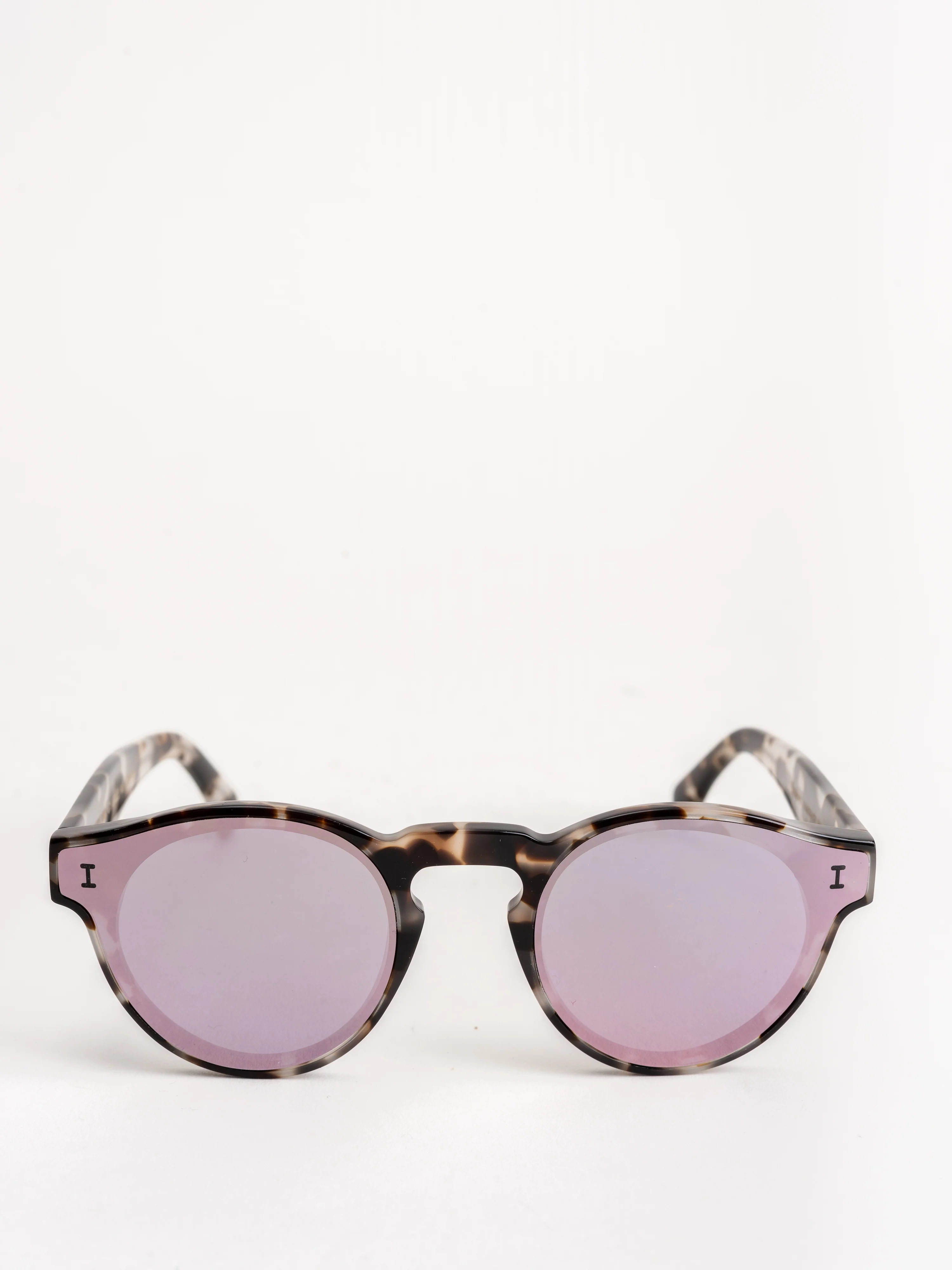 two point two sunglasses - white tortoise