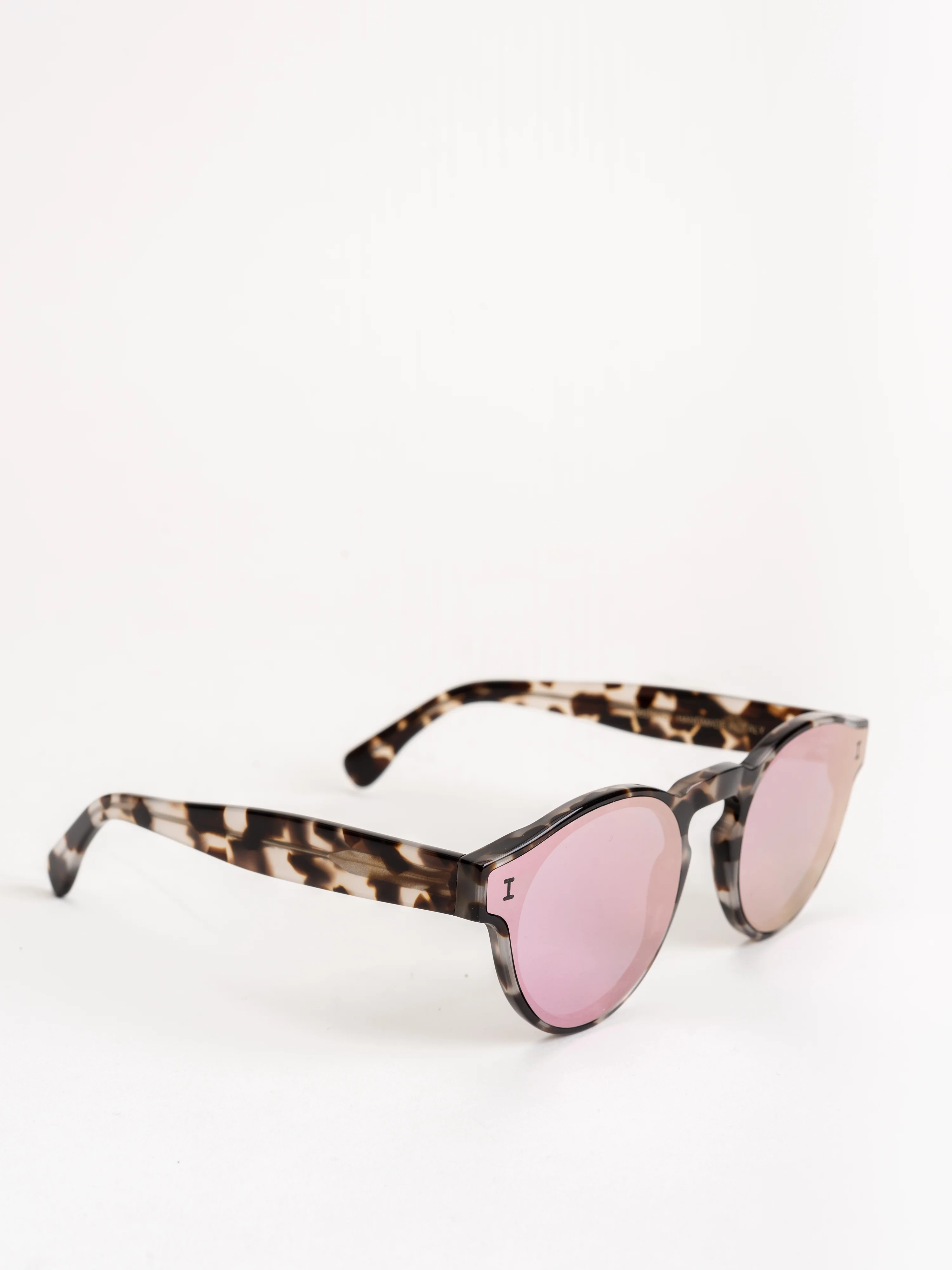 two point two sunglasses - white tortoise - Image 2