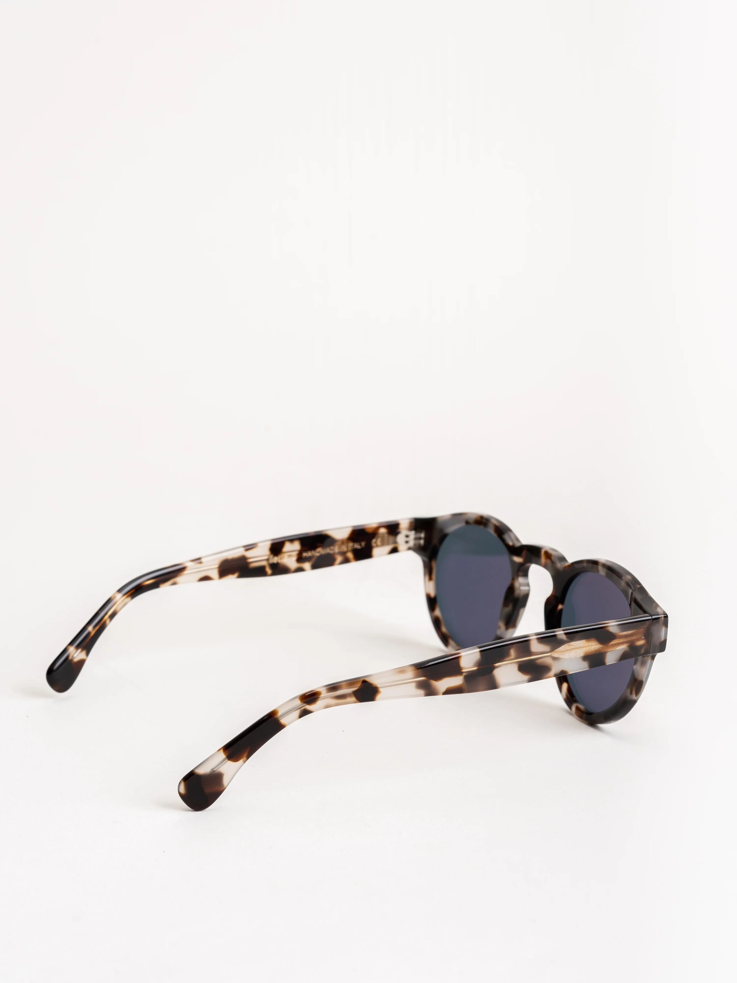 two point two sunglasses - white tortoise - Image 4