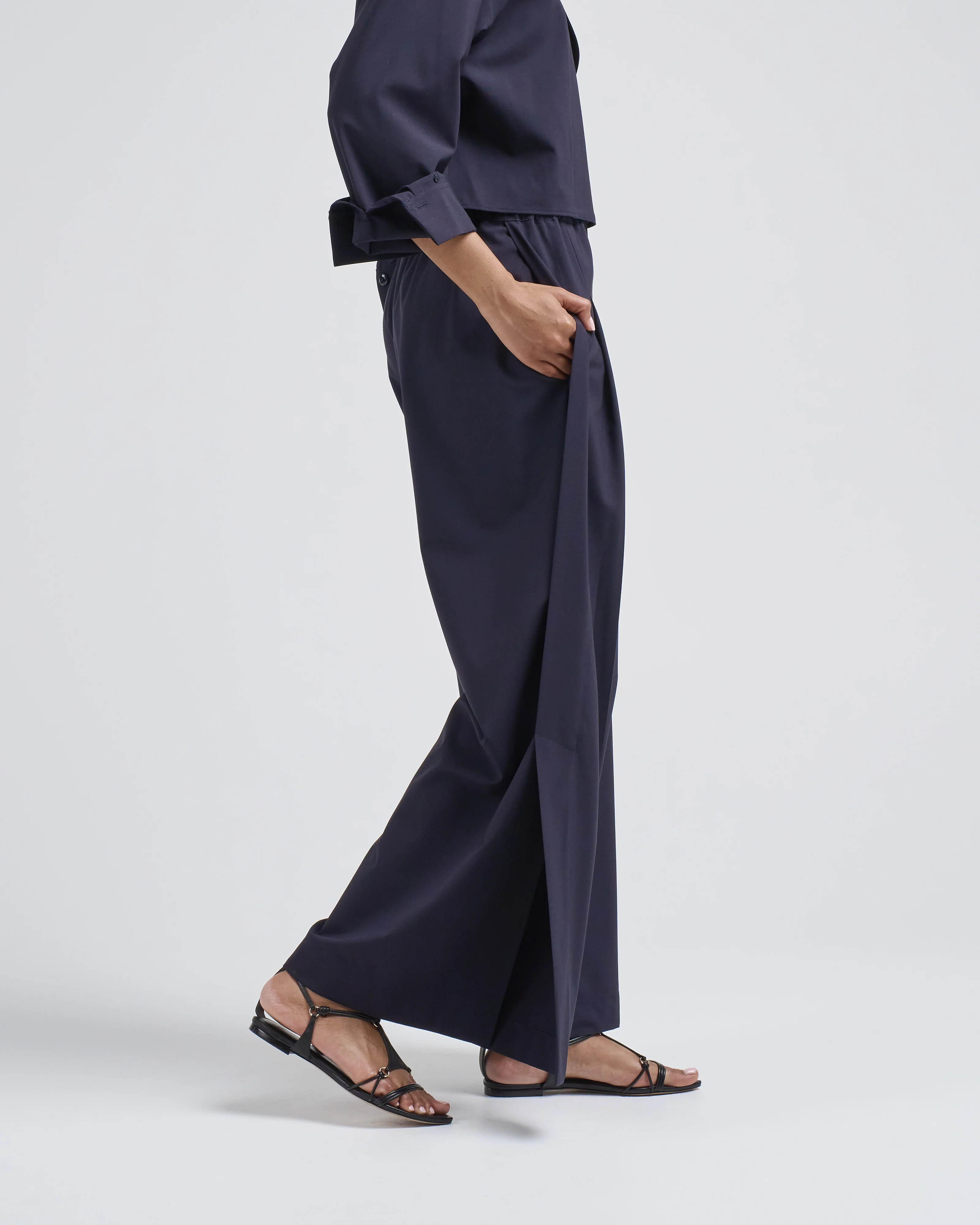eva with tux pleat - Image 2