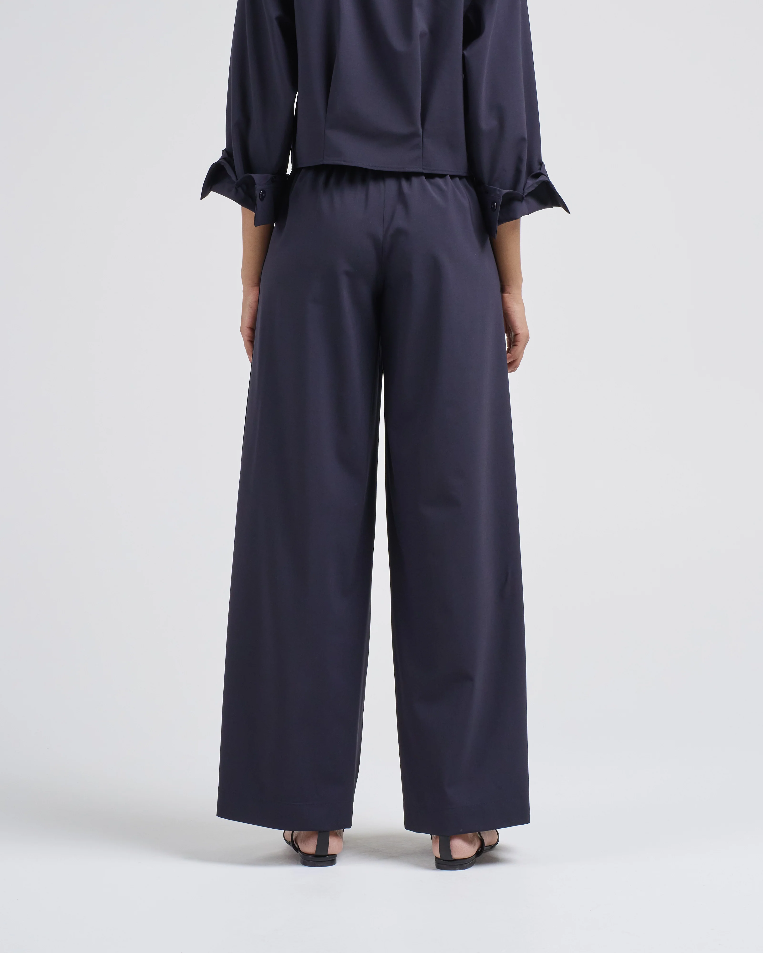 eva with tux pleat - Image 4