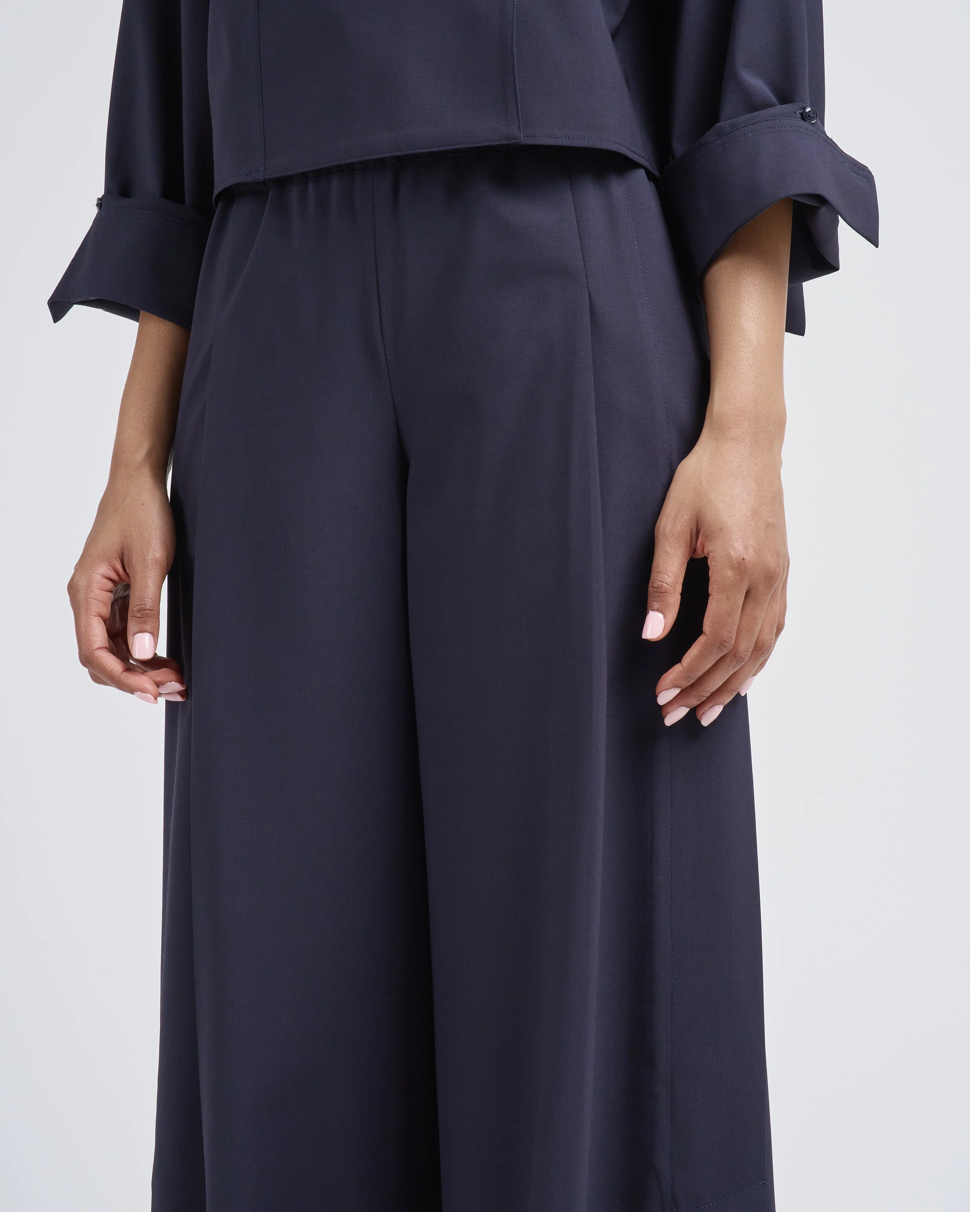 eva with tux pleat - Image 5