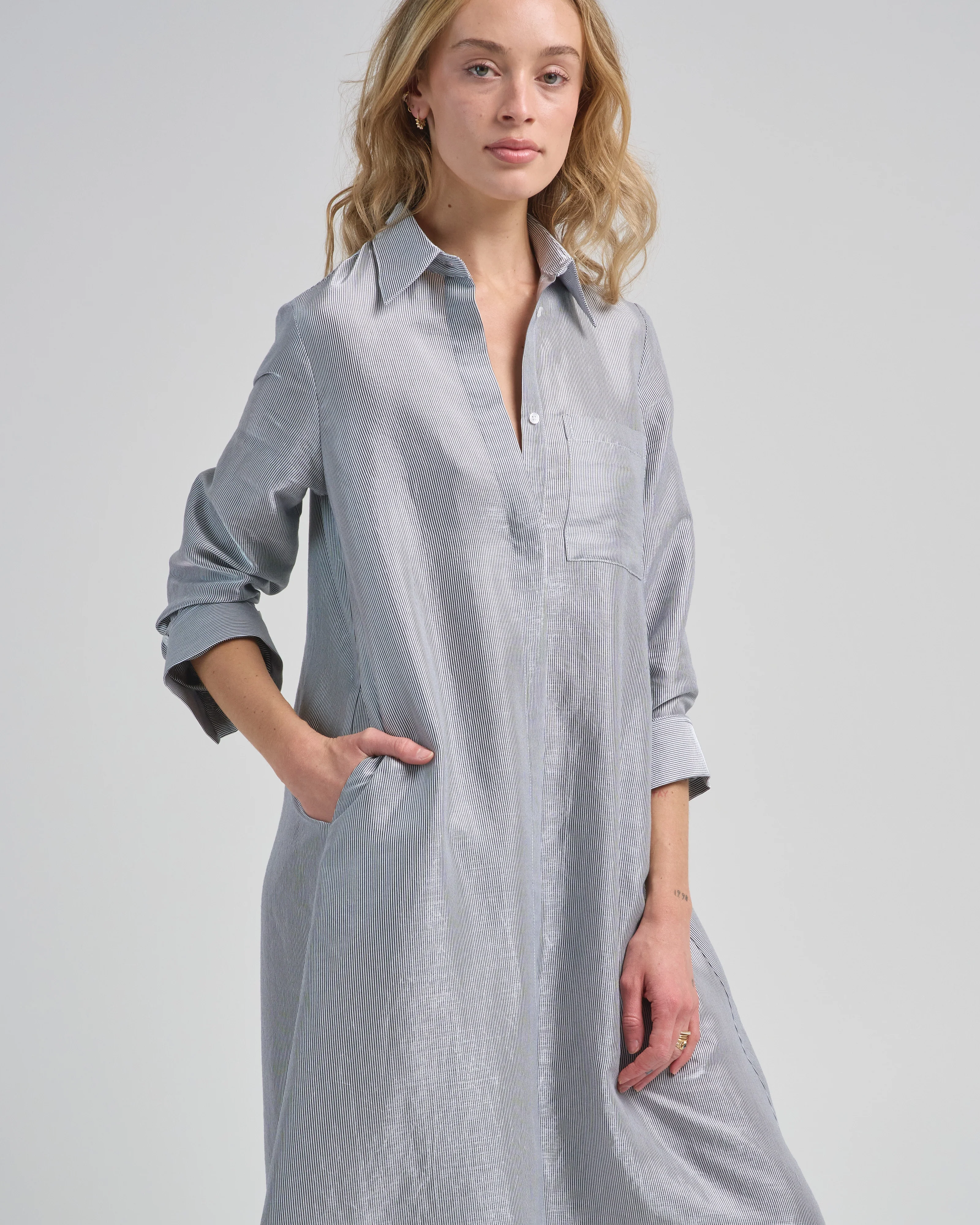 jenny's gown - Image 2