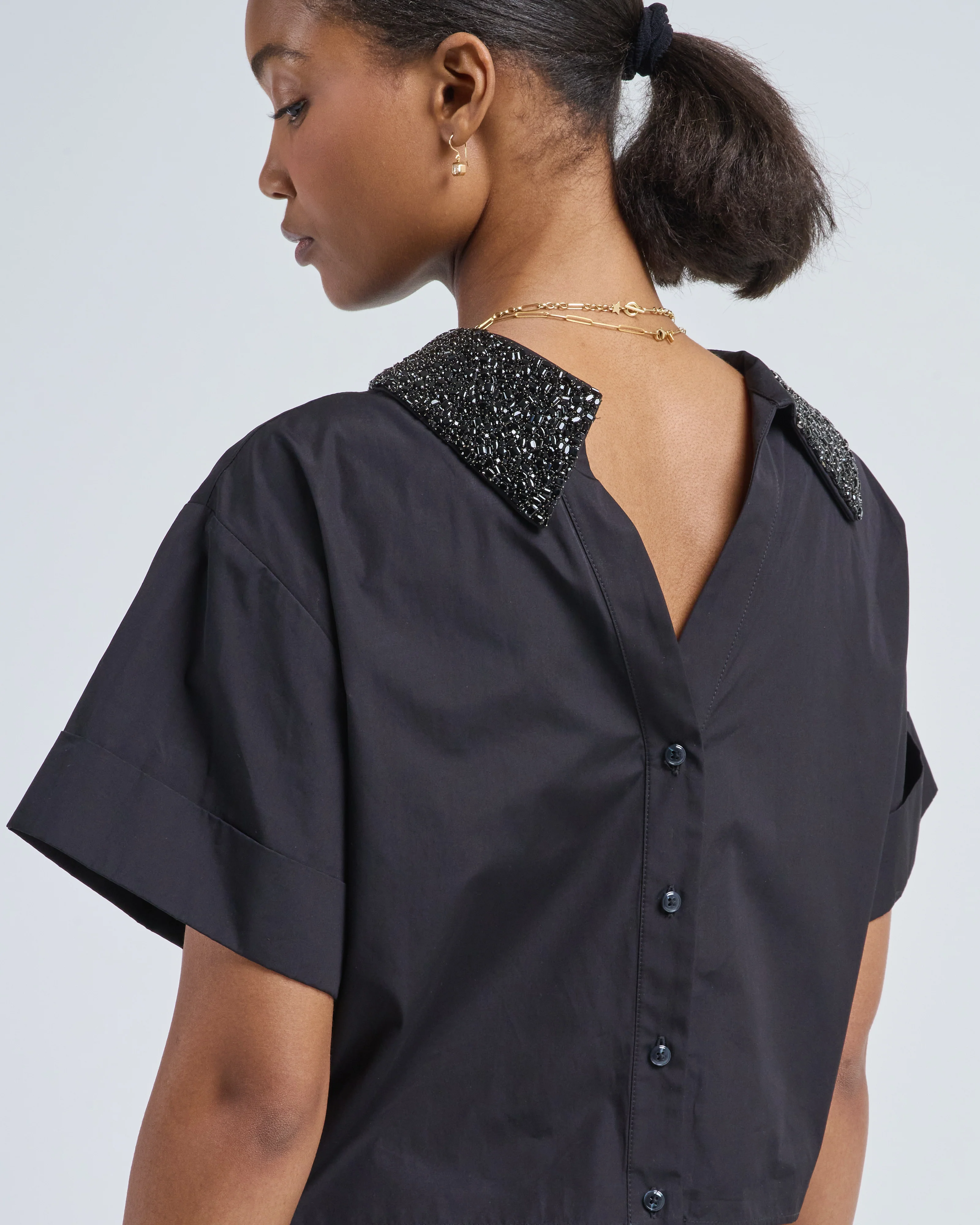 she comes and goes again w/ crystal collar - Image 6