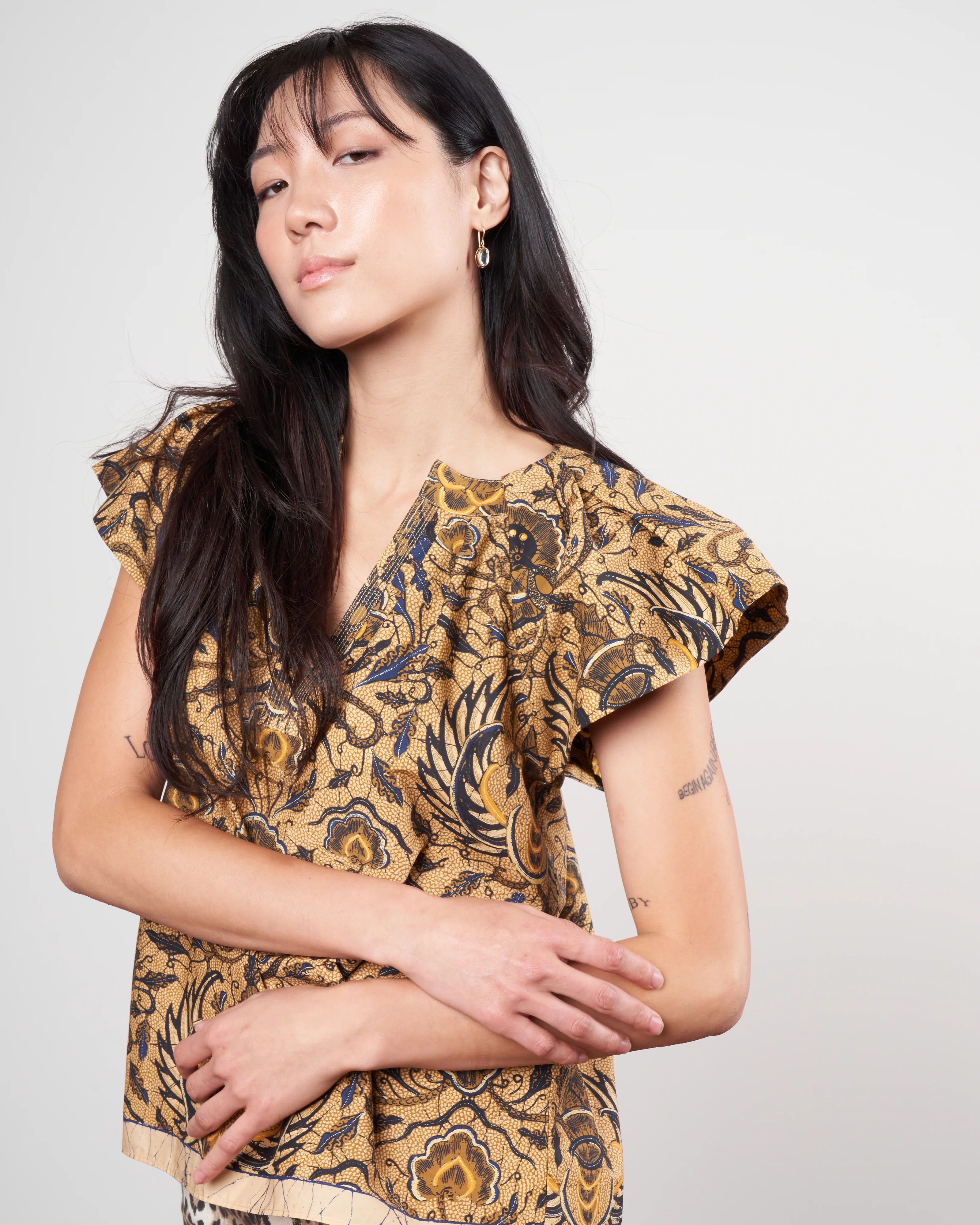 inez top - horn