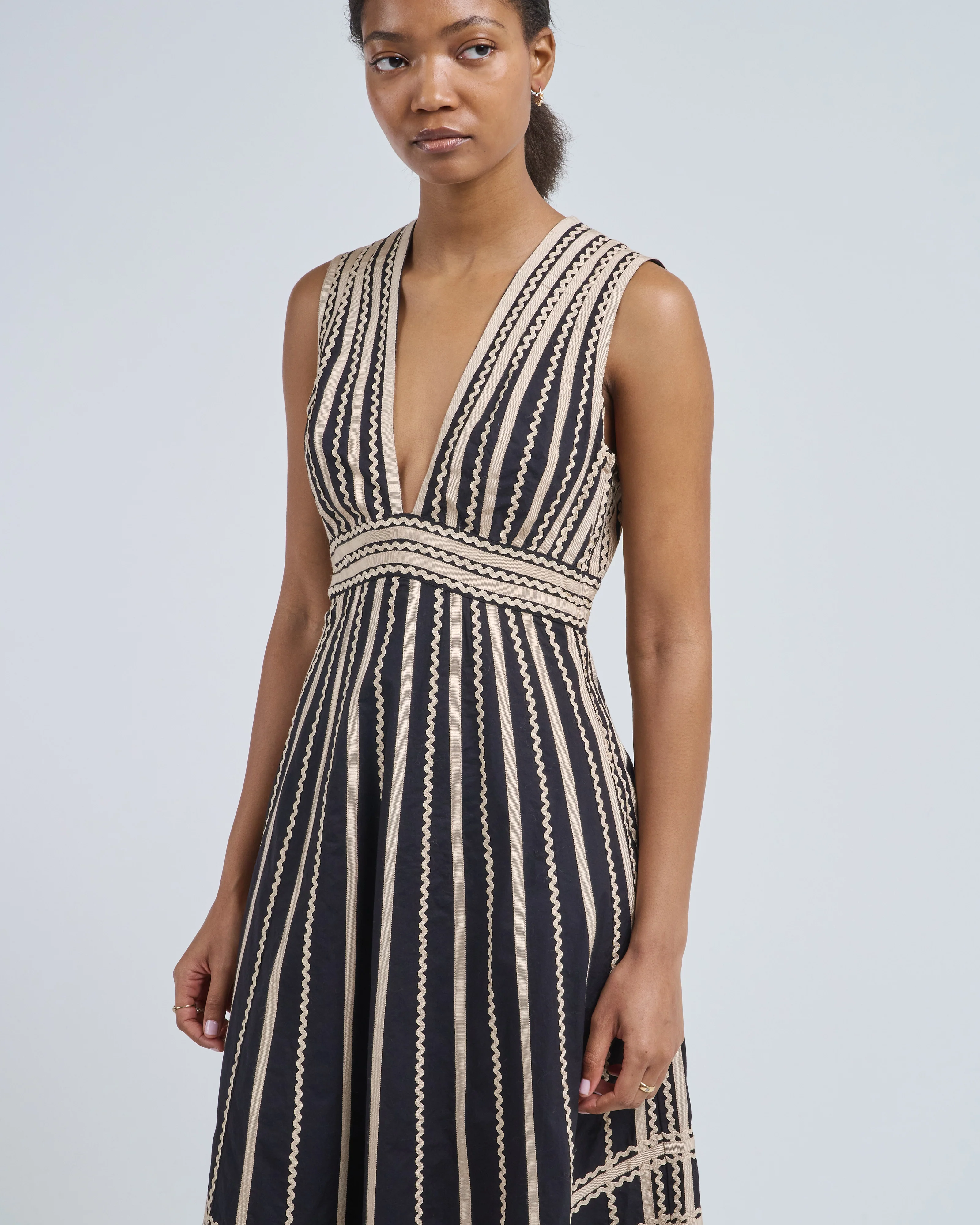 palermo deep v midi dress - Image 2