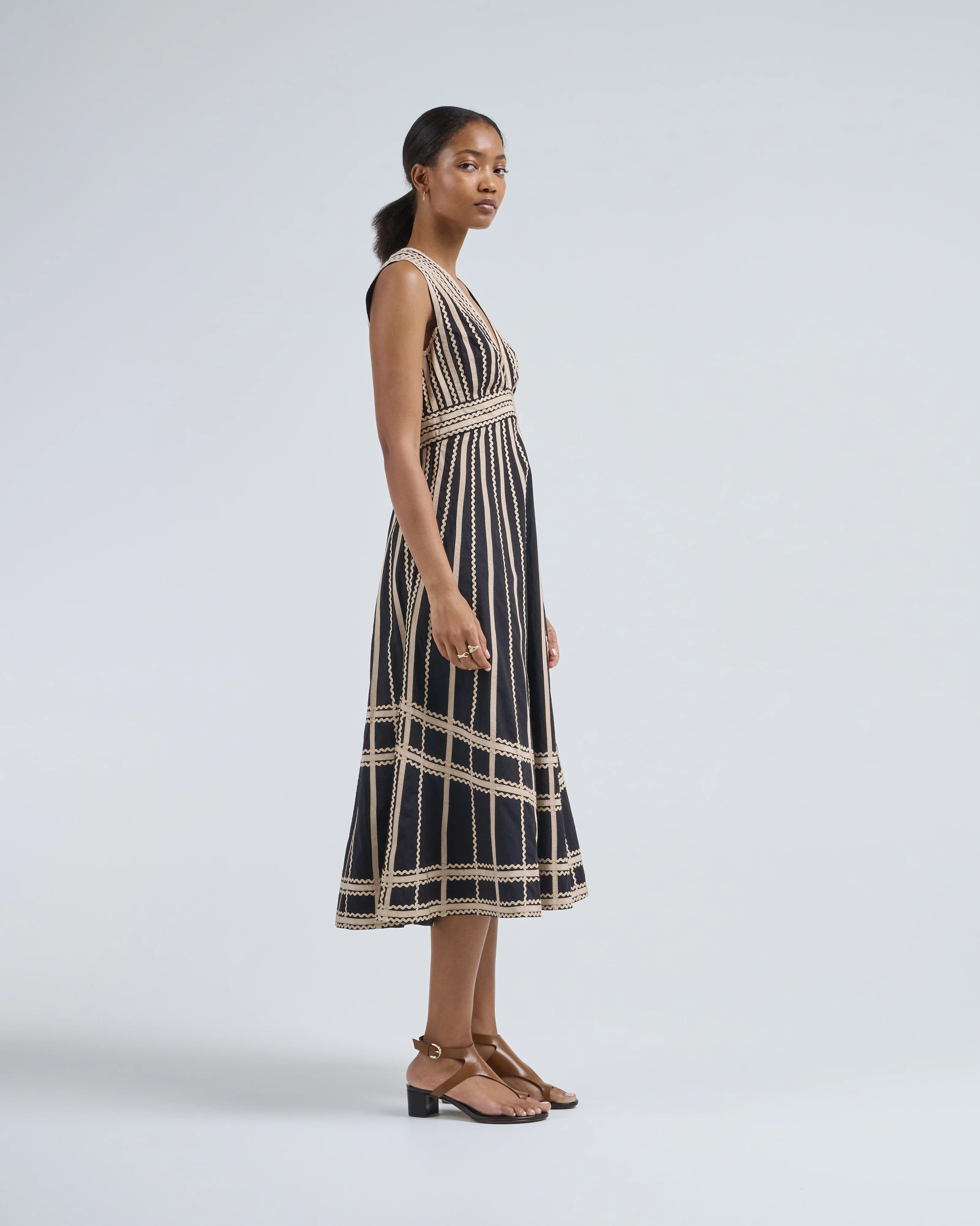 palermo deep v midi dress - Image 4