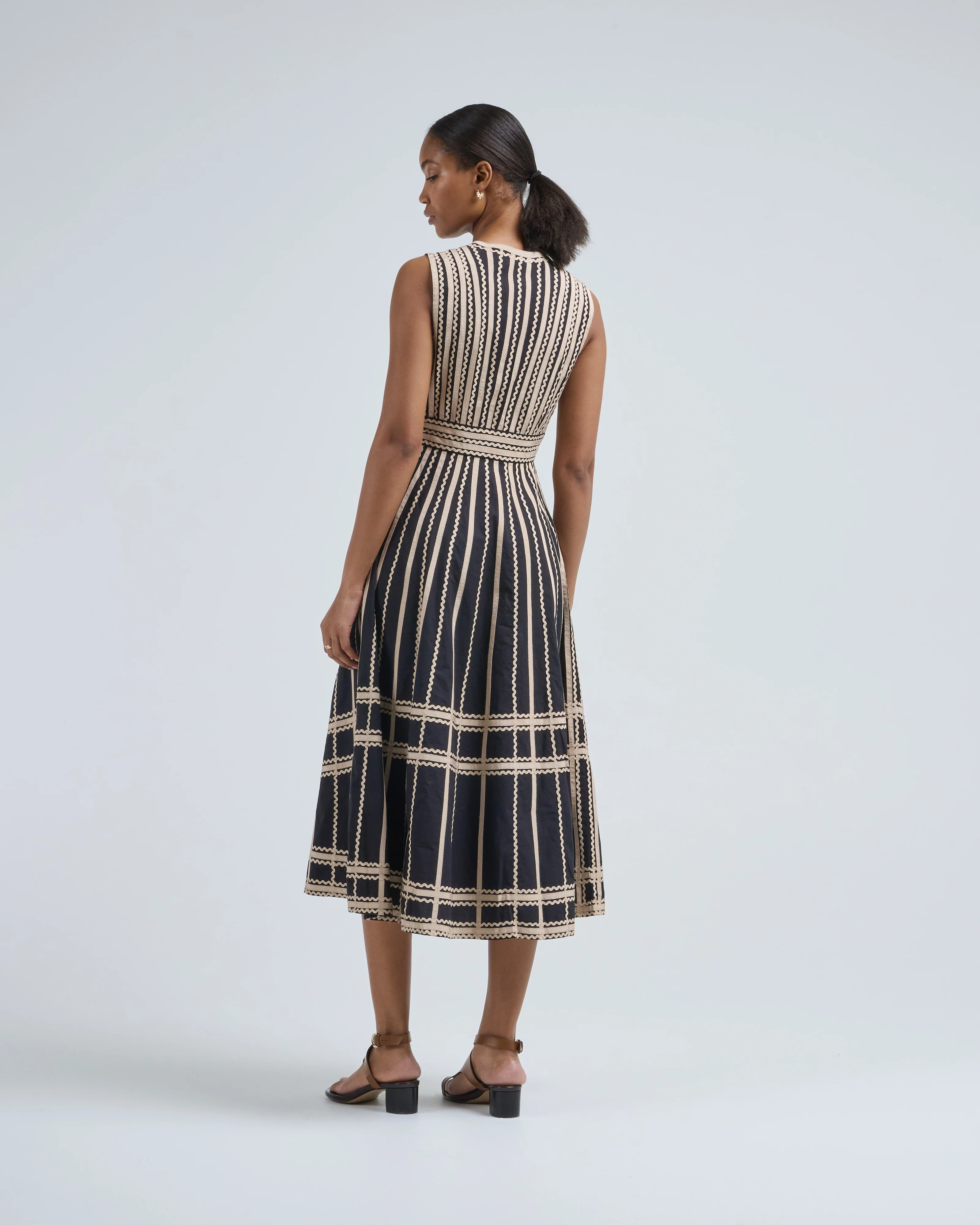 palermo deep v midi dress - Image 5