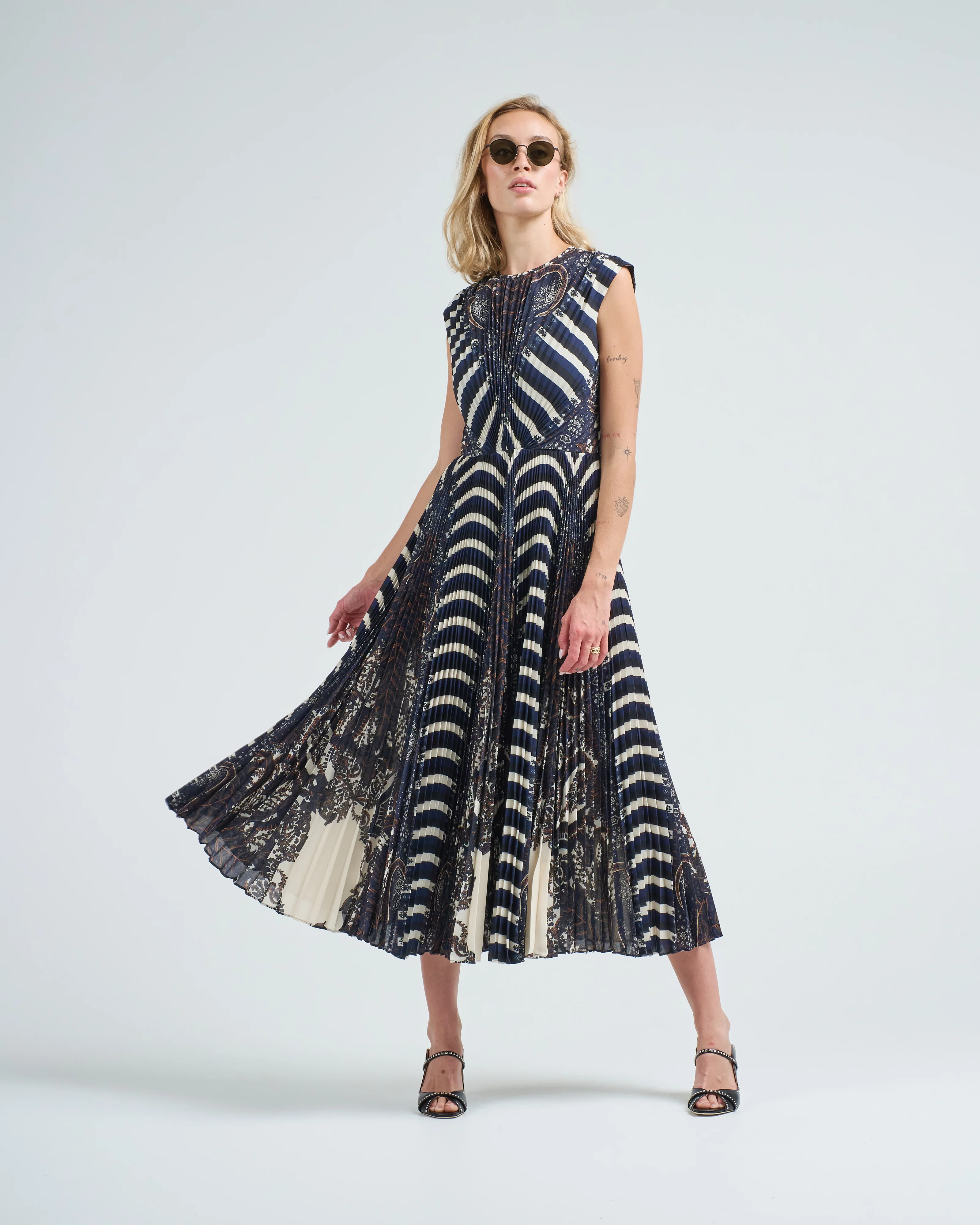 violeta pleated sleeveless midi dress