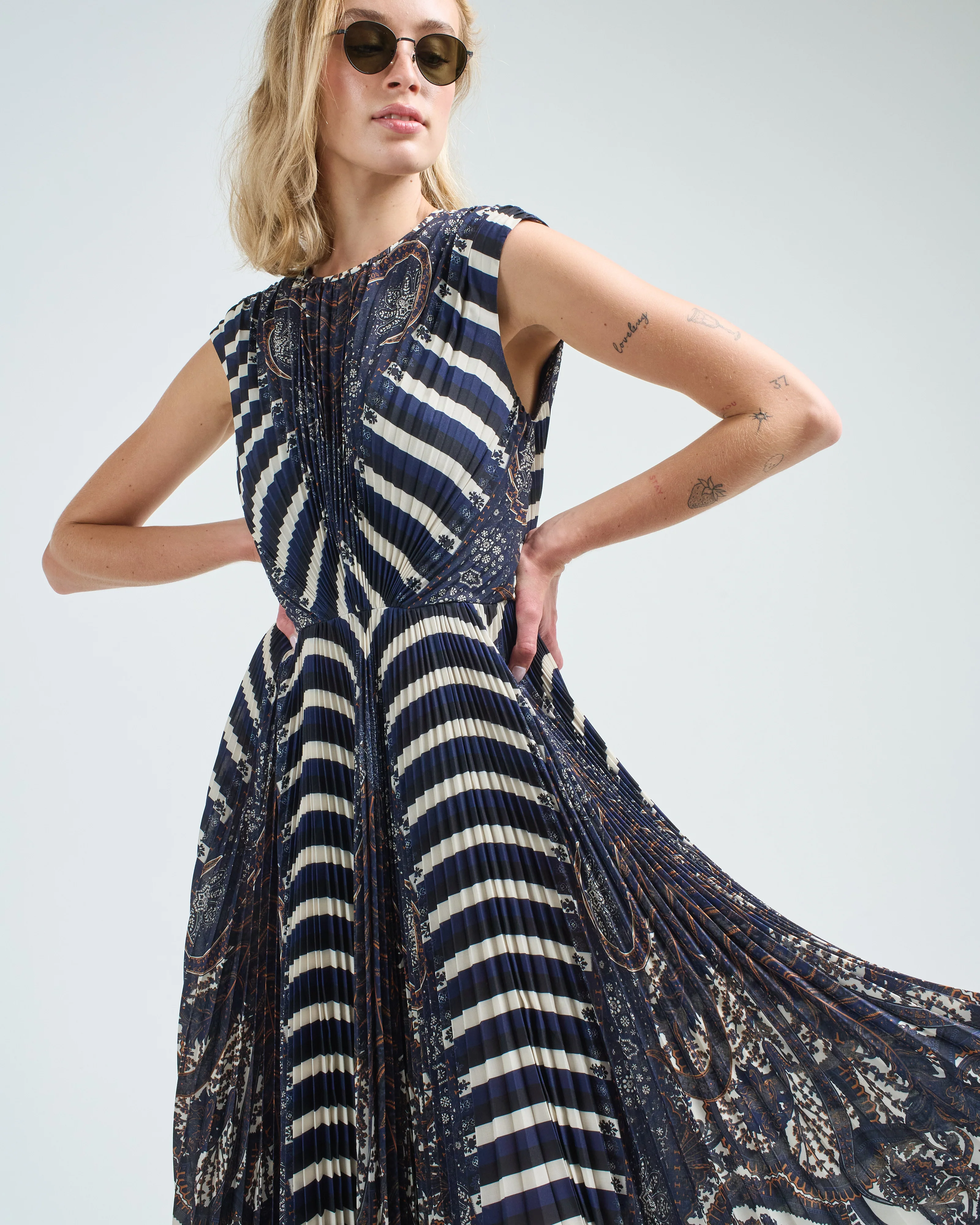 violeta pleated sleeveless midi dress - Image 2