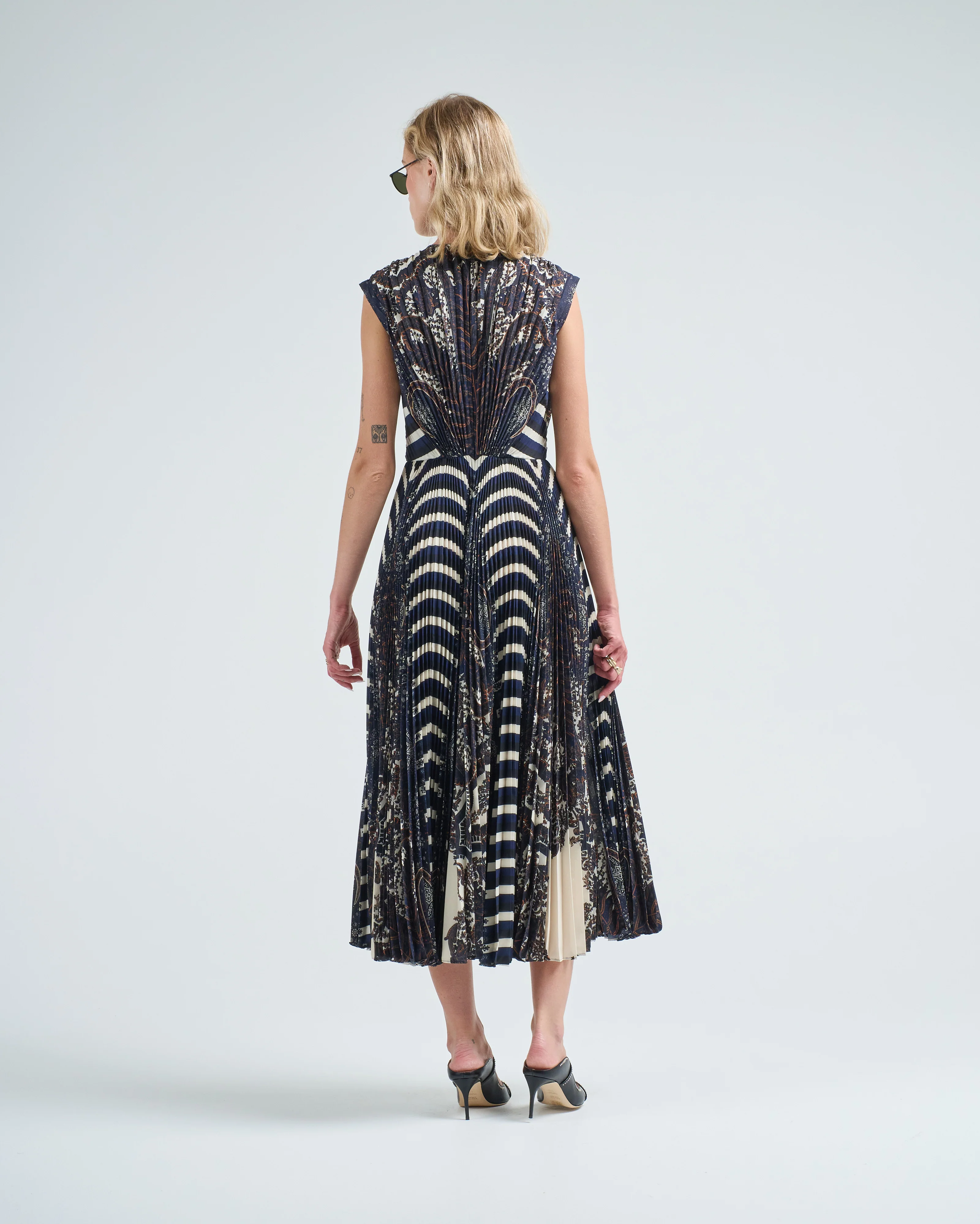 violeta pleated sleeveless midi dress - Image 5