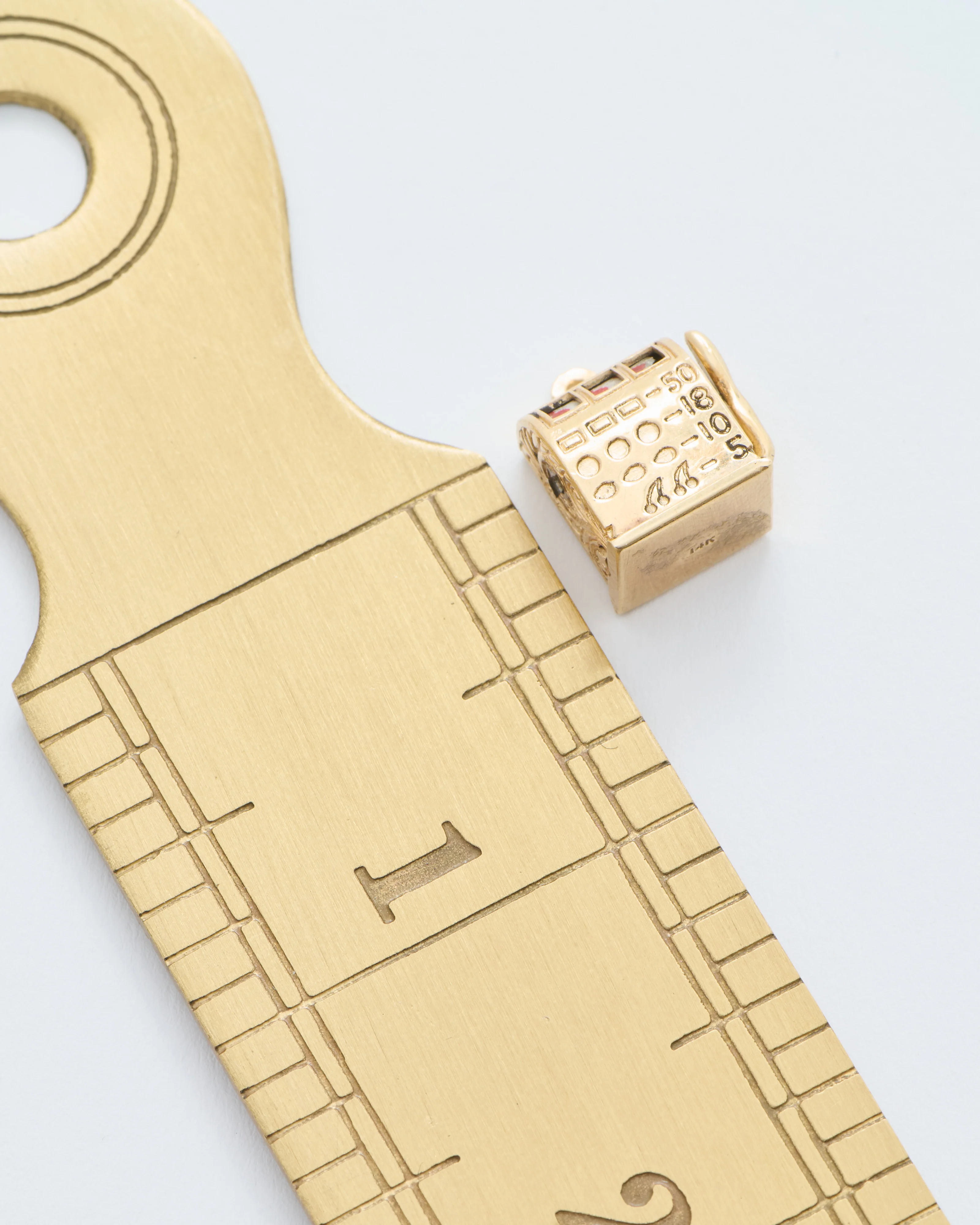 slot machine charm - Image 10